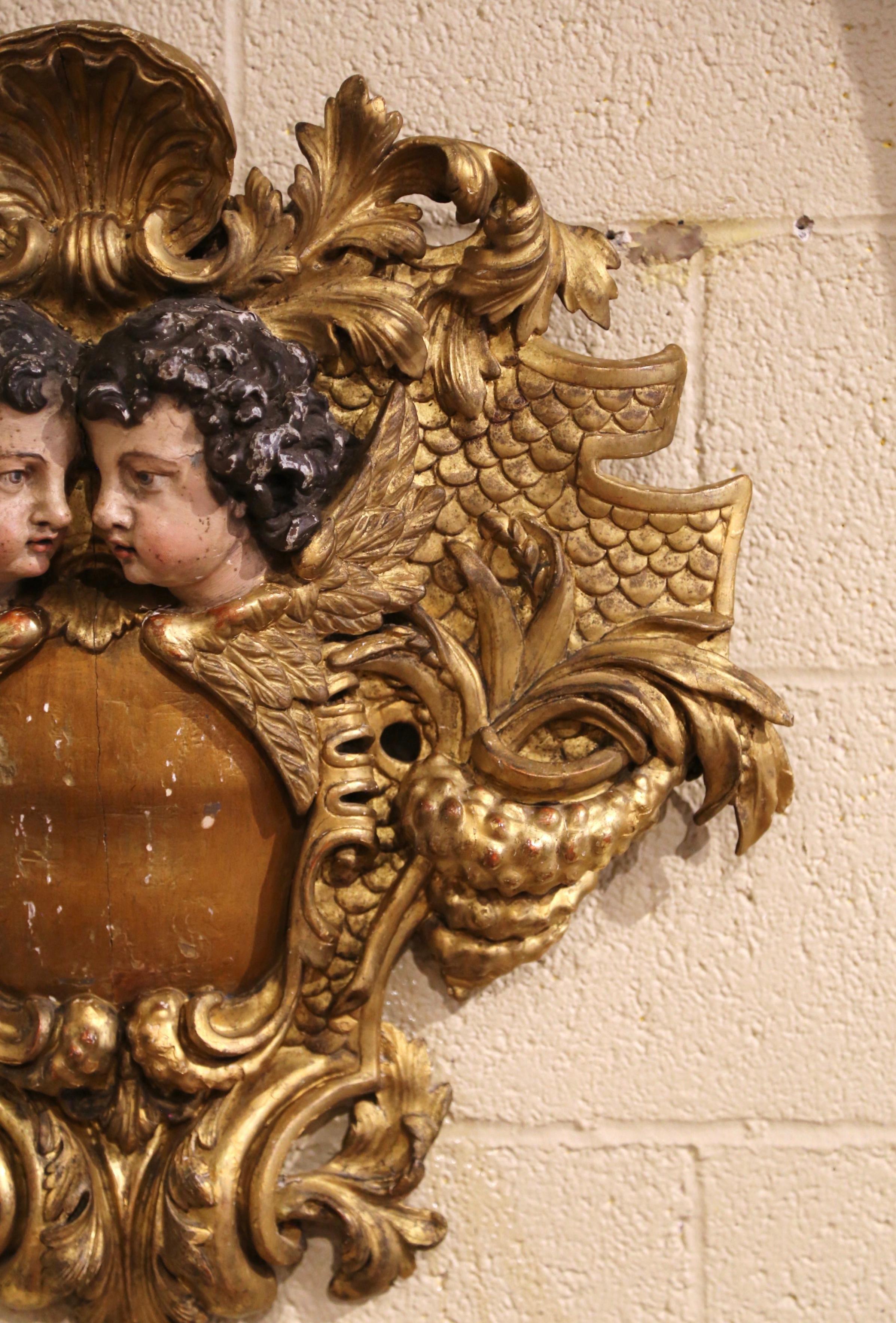 18th Century Italian Carved Giltwood and Polychrome Wall Sculpture with Cherubs In Excellent Condition In Dallas, TX