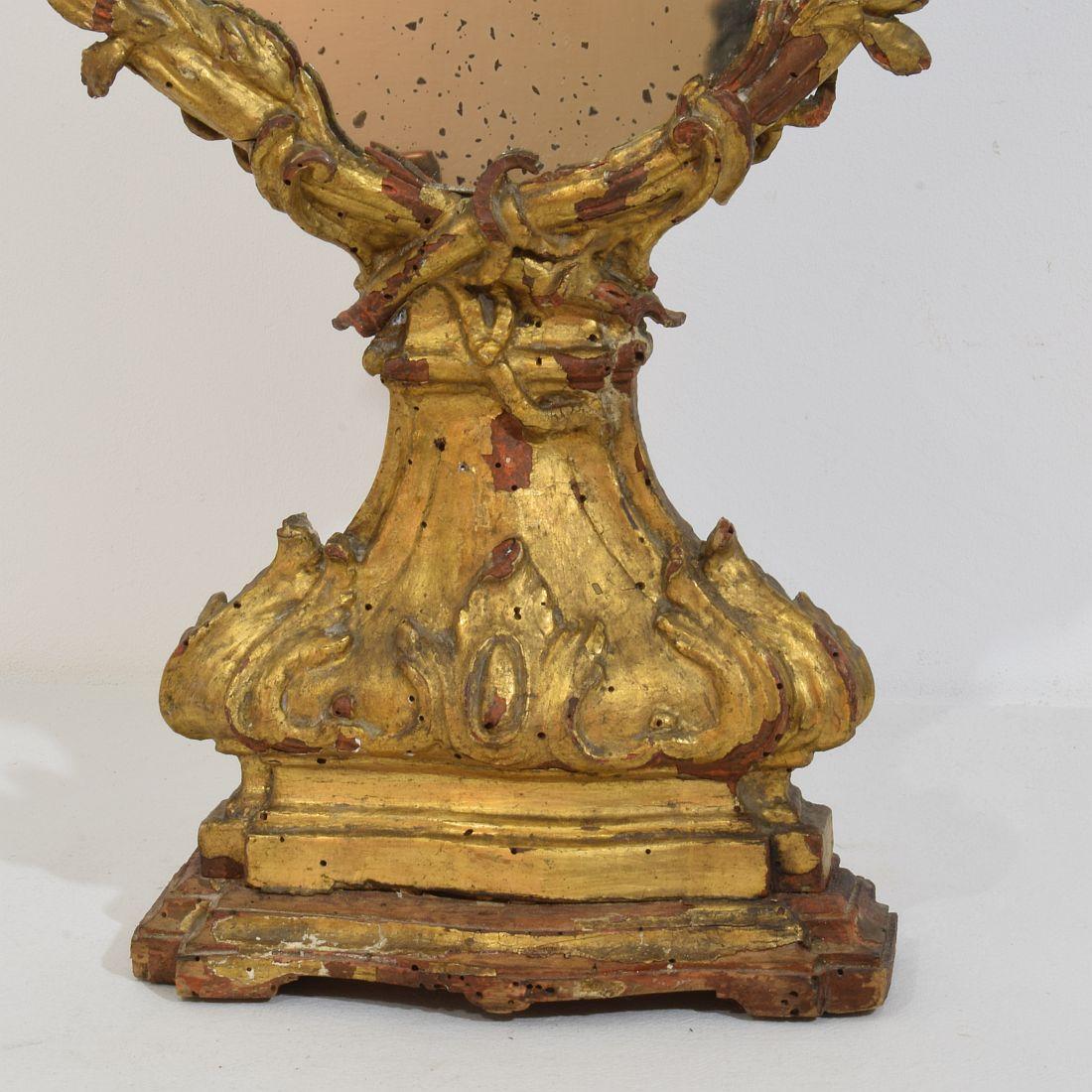 XVIIIe siècle, miroir baroque italien en bois doré sculpté en vente 2