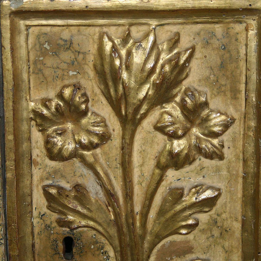 18th Century Italian Carved Giltwood Baroque Tabernacle with Angel 5