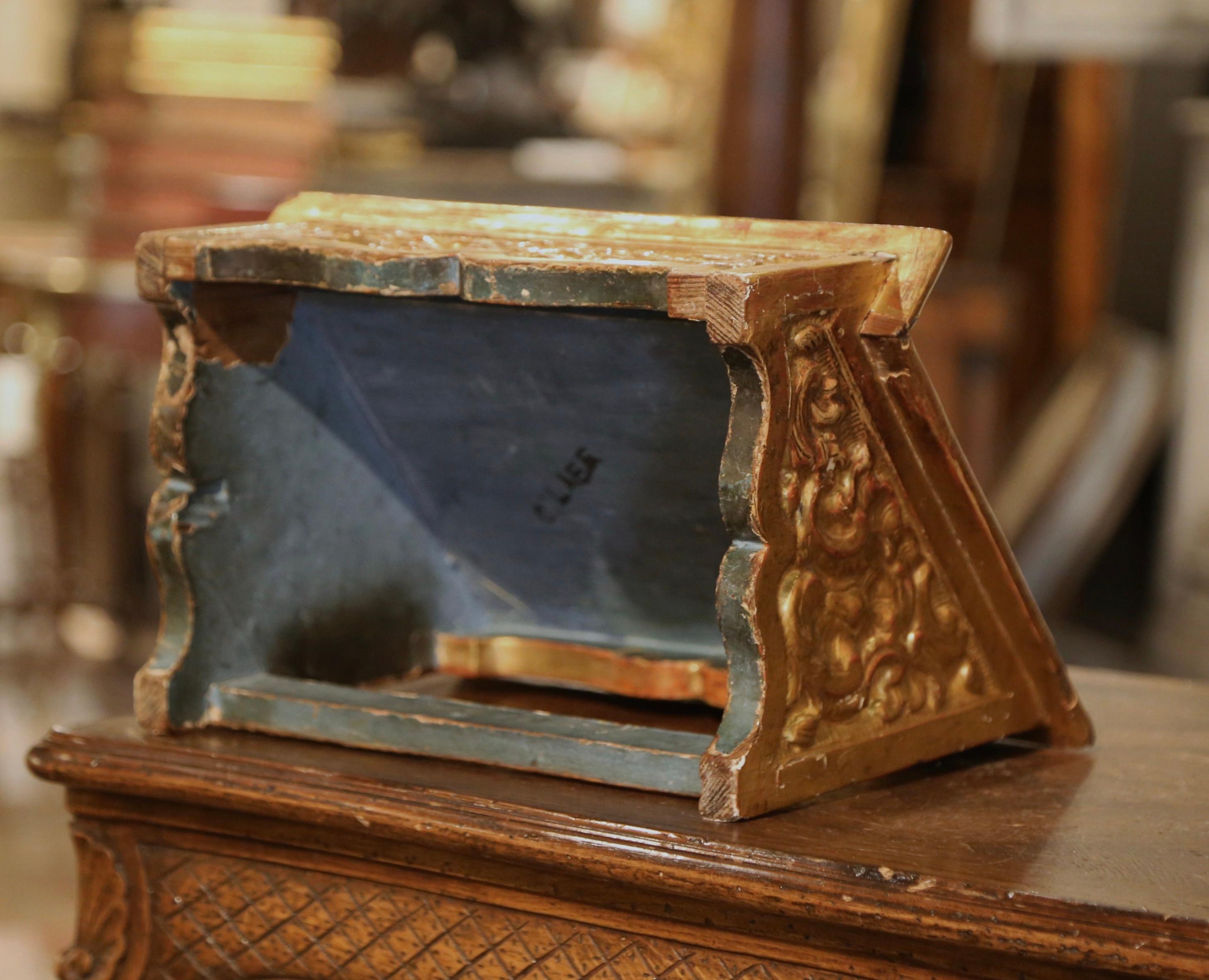 Atril para libros de la Santa Biblia de madera dorada tallada italiana del siglo XVIII Italiano
