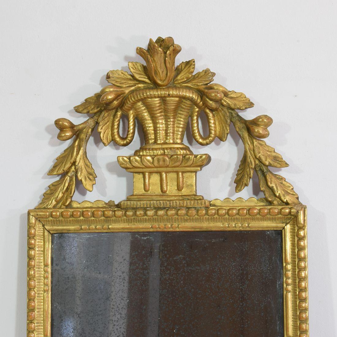 18th Century, Italian Carved Giltwood Louis XVI Style Mirror In Good Condition In Buisson, FR