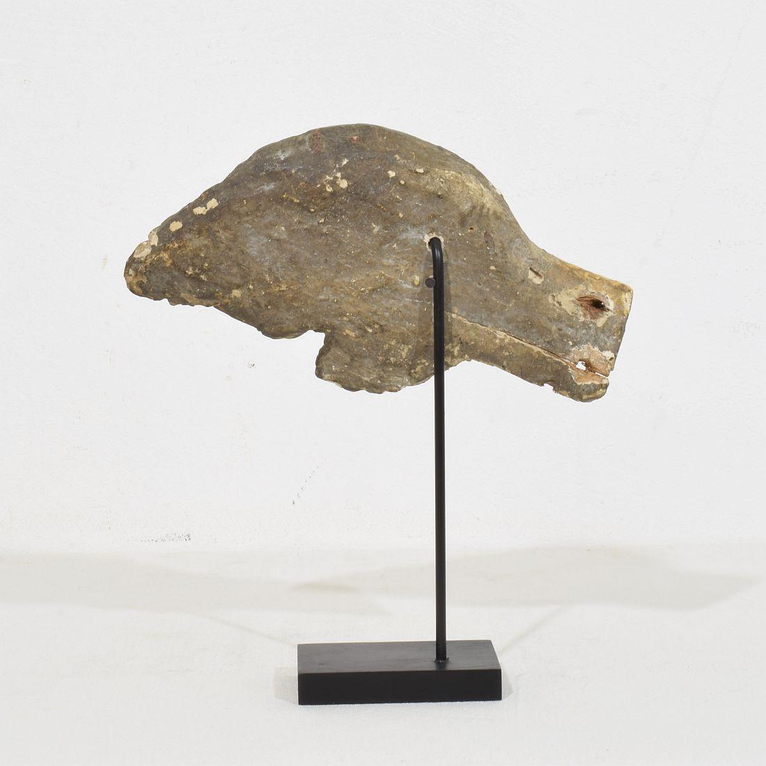 Intagliato a mano Ala di angelo barocco in legno dorato intagliato del XVIII secolo in vendita