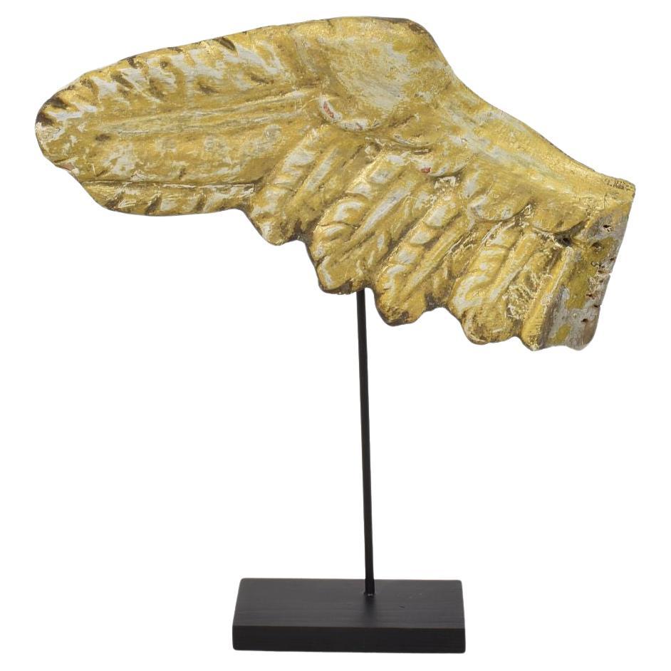 Ala di angelo barocco in legno dorato intagliato del XVIII secolo