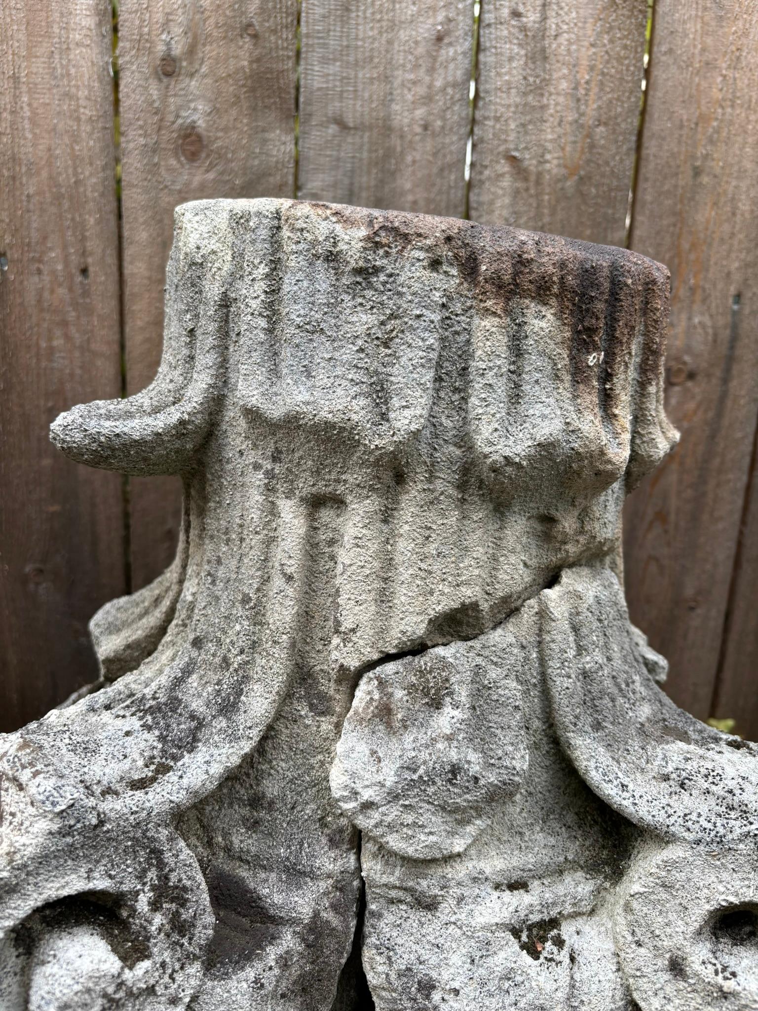 Chapiteau corinthien italien en pierre calcaire sculptée du 18e siècle en vente 1