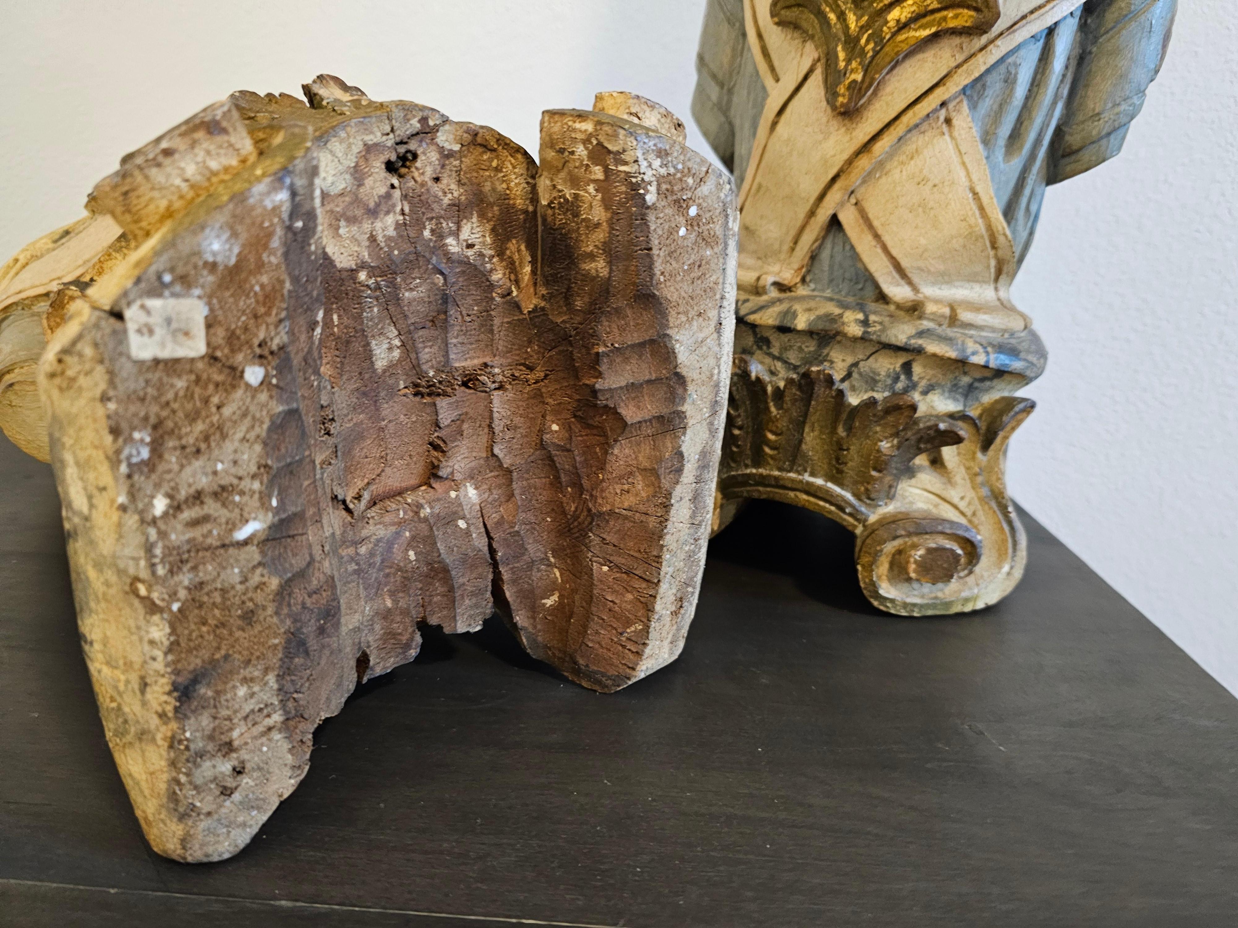 Paar italienische geschnitzte, bemalte Reliquary-Altarfigurenbüsten aus Holz, 18. Jahrhundert im Angebot 10