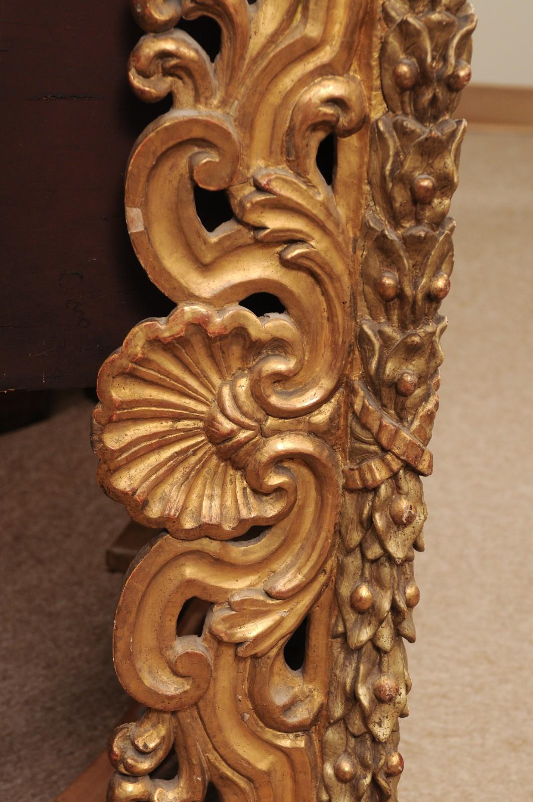 Specchio rettangolare in legno dorato intagliato del XVIII secolo con conchiglie, 1760 ca. in vendita 5