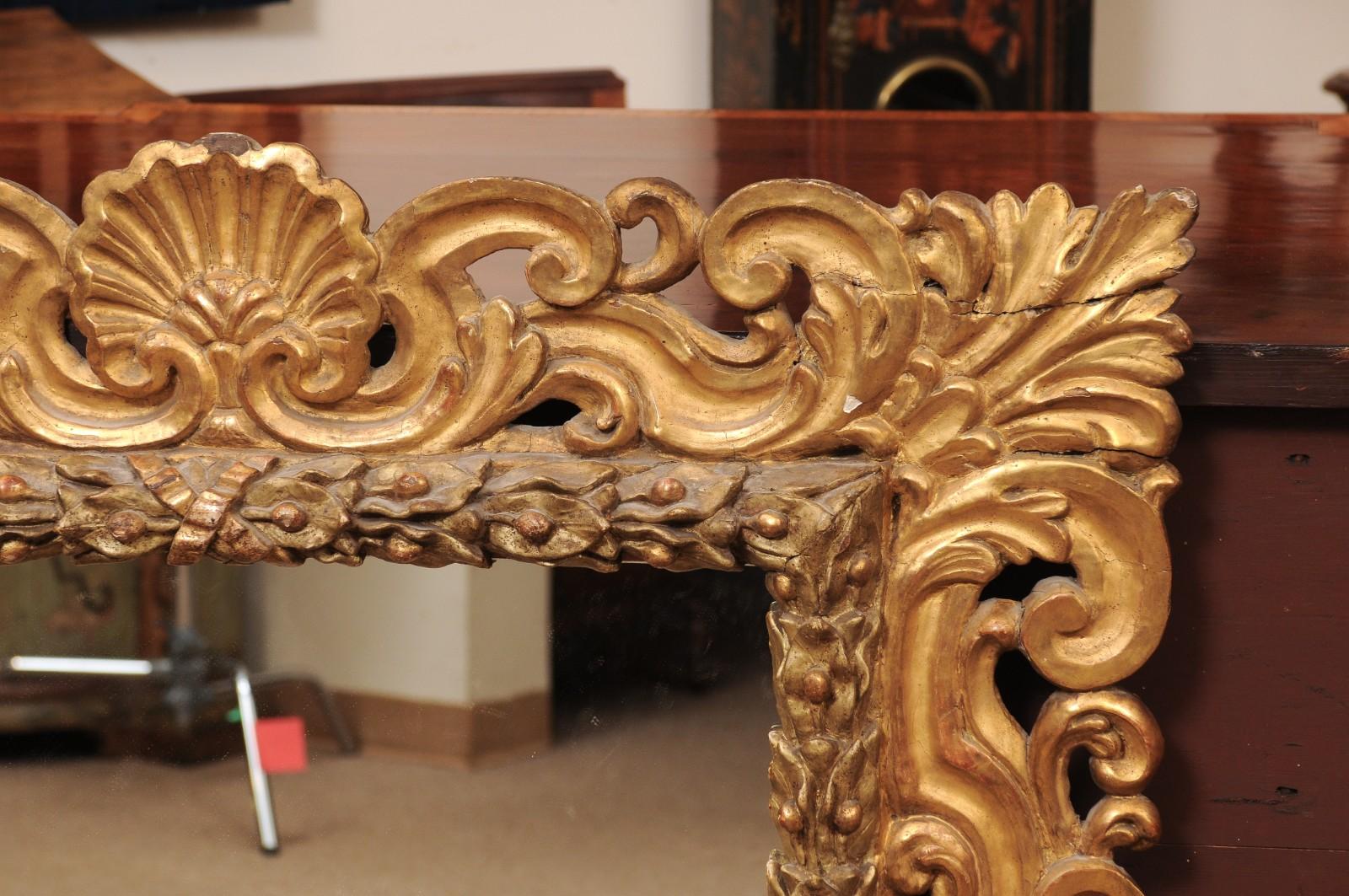 Specchio rettangolare in legno dorato intagliato del XVIII secolo con conchiglie, 1760 ca. in vendita 2
