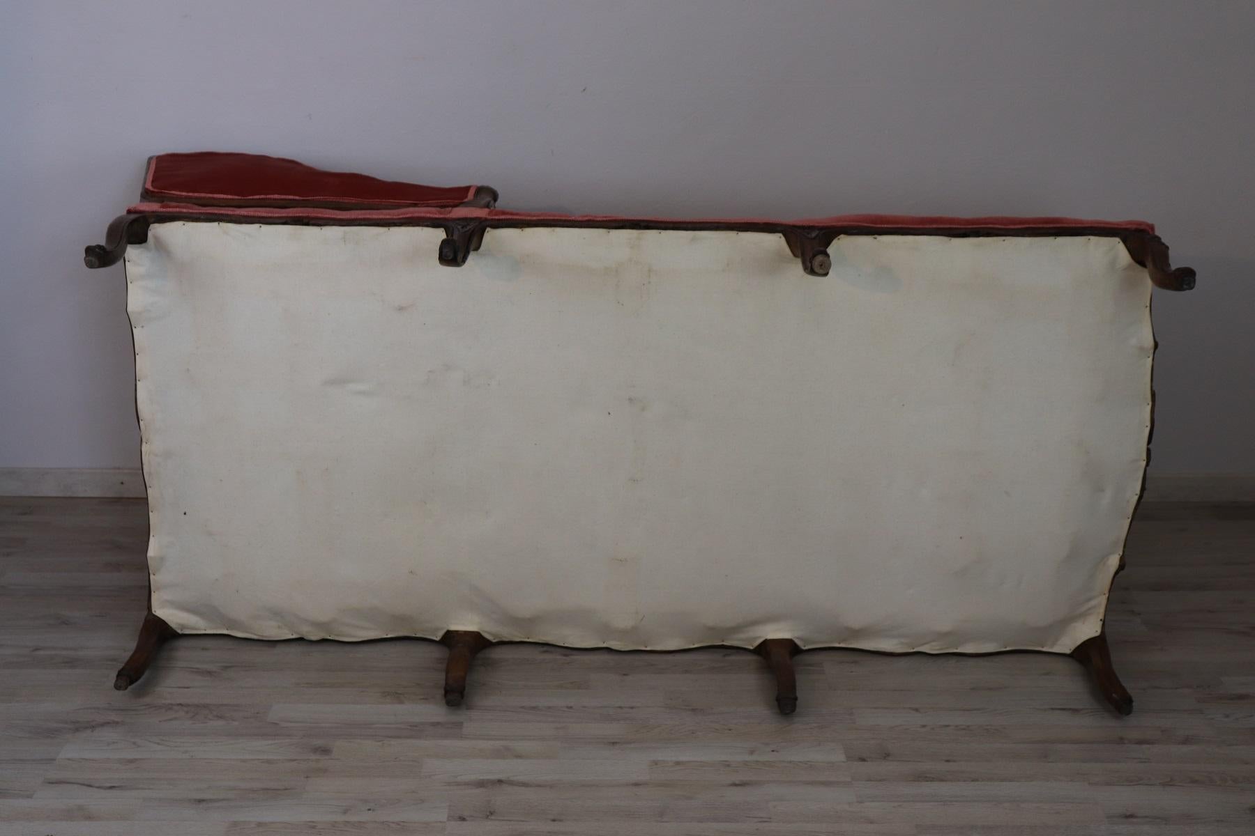 18th Century Italian Carved Walnut Chaise Longue with Velvet 11