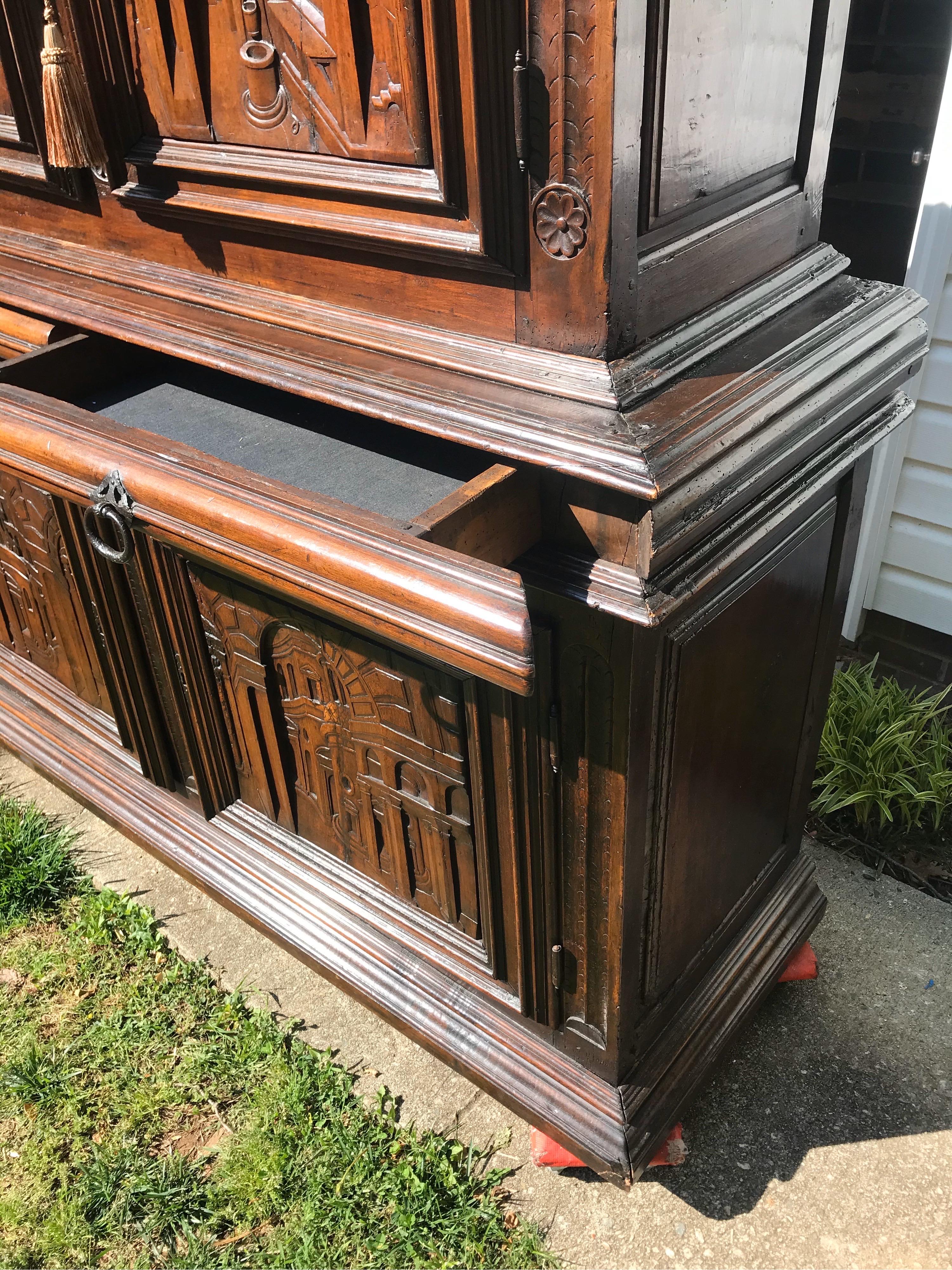 18th Century Italian Carved Walnut Cupboard with Italian Scenes Carved in Doors In Good Condition In Charleston, SC