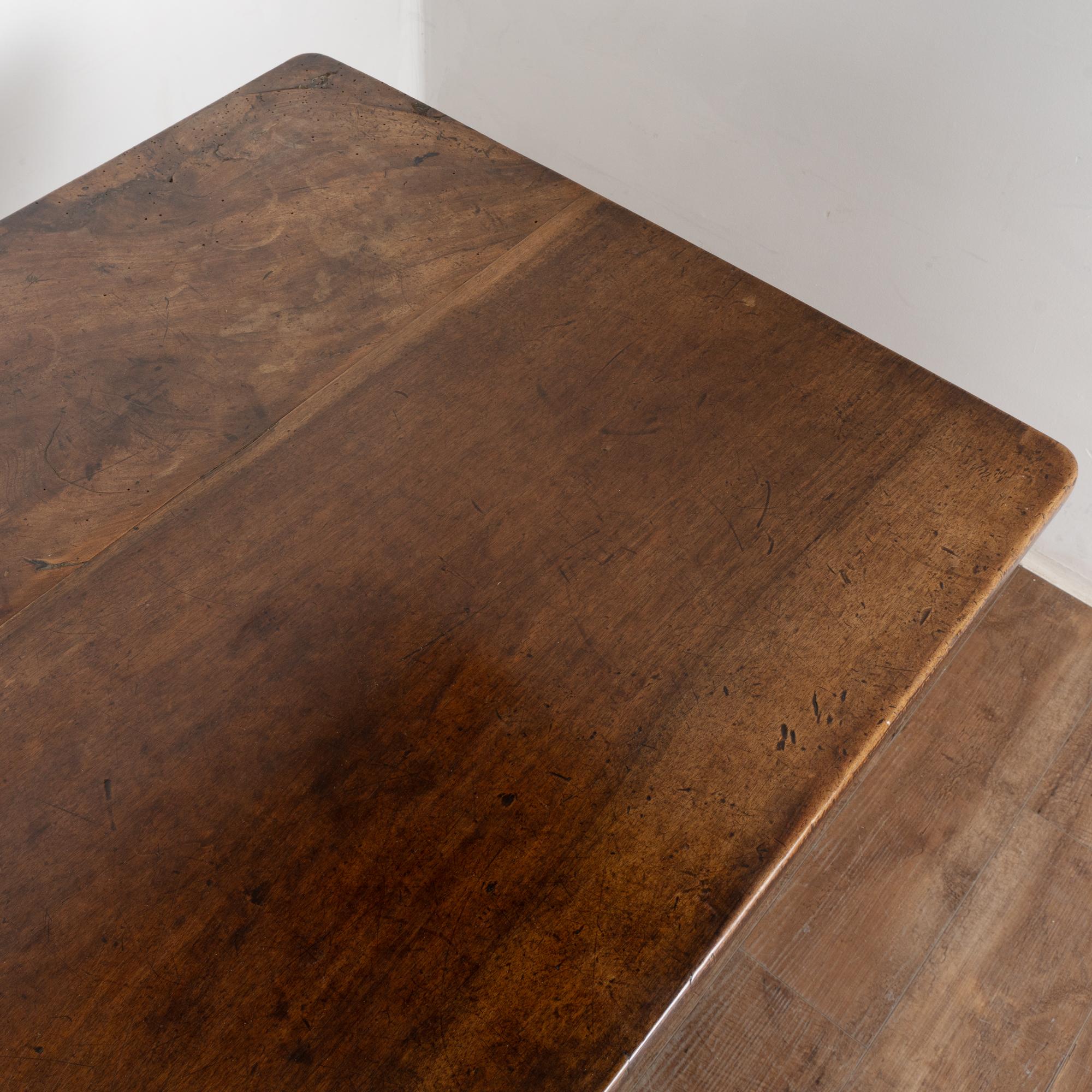 18th Century Italian Carved Walnut Desk or Console Table For Sale 3