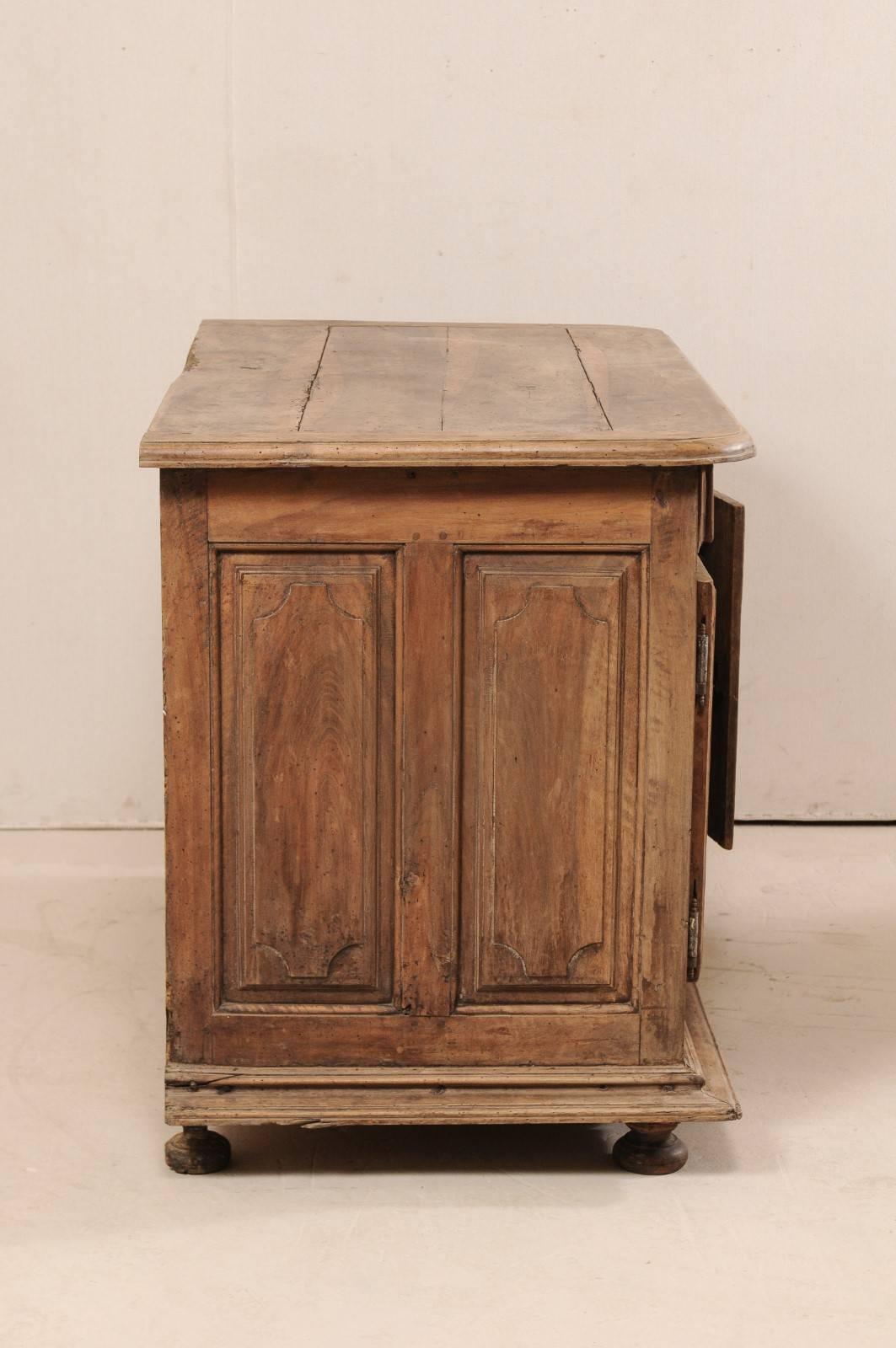 An 18th C. Italian Carved Walnut Wood 2-Door & Single Drawer Buffet Credenza In Good Condition In Atlanta, GA