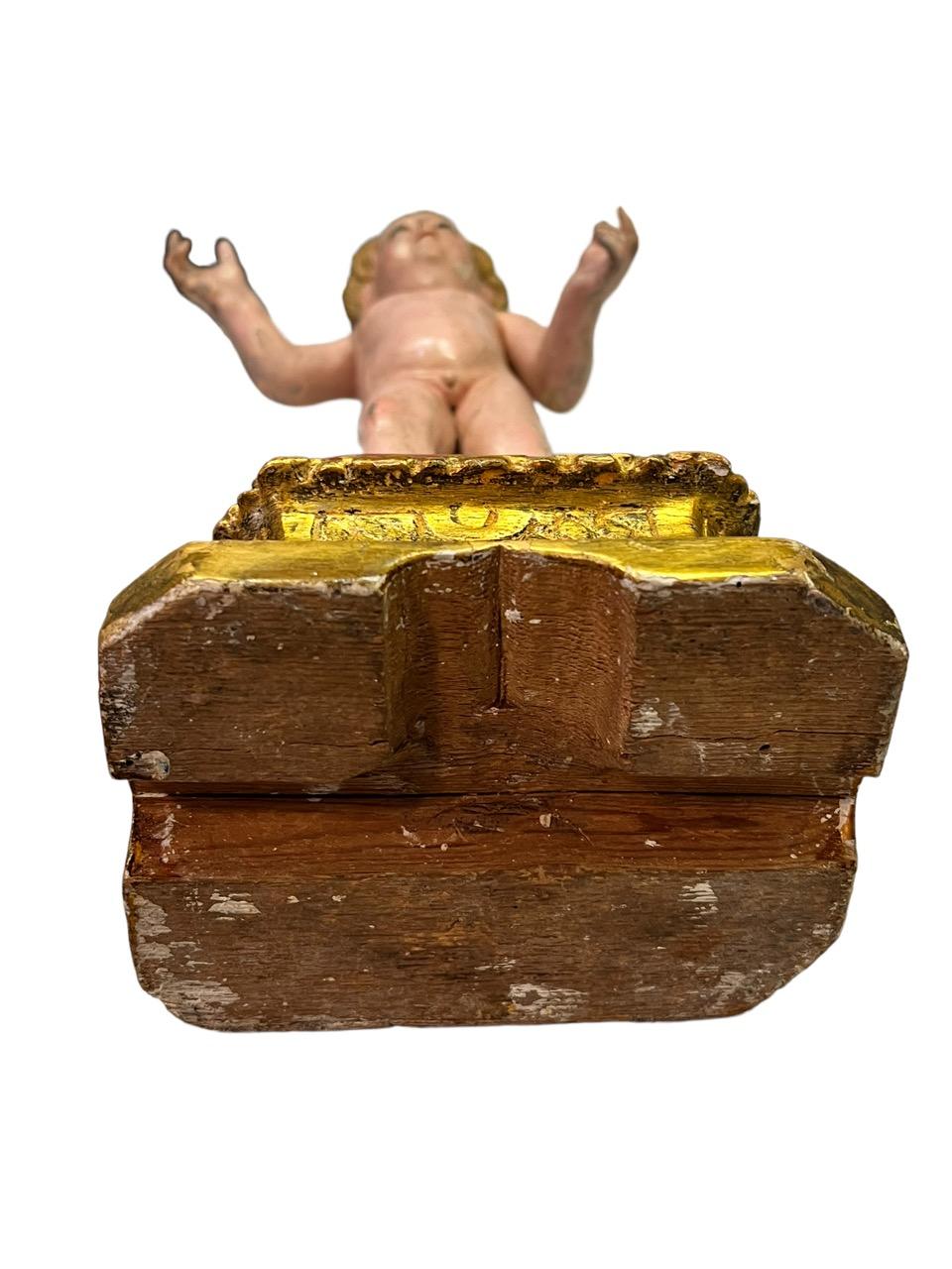 Italienische geschnitzte und polychromierte Figur aus Holz mit Baby Jesus aus dem 18. Jahrhundert 9