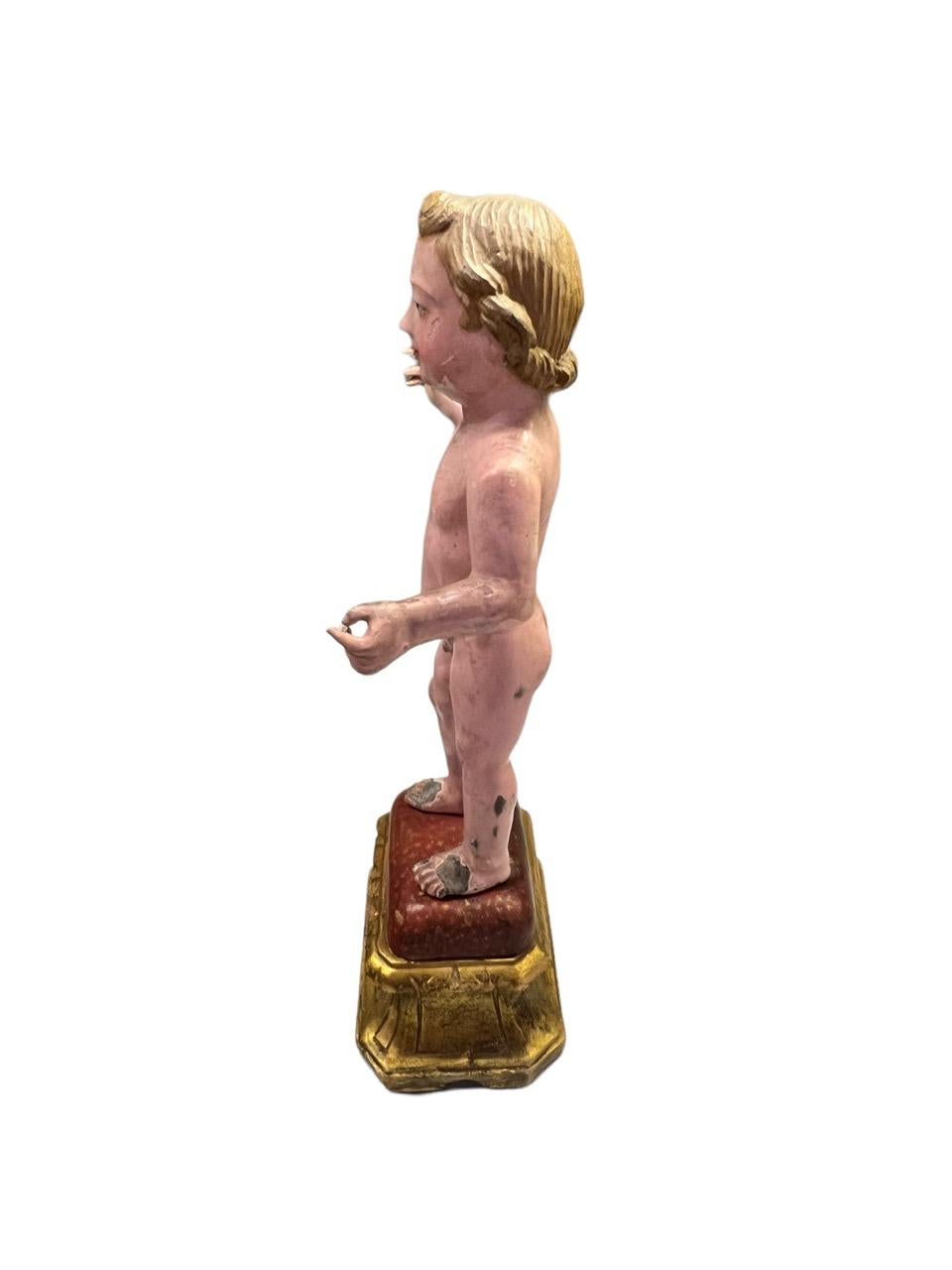 Italienische geschnitzte und polychromierte Figur aus Holz mit Baby Jesus aus dem 18. Jahrhundert (18. Jahrhundert und früher)