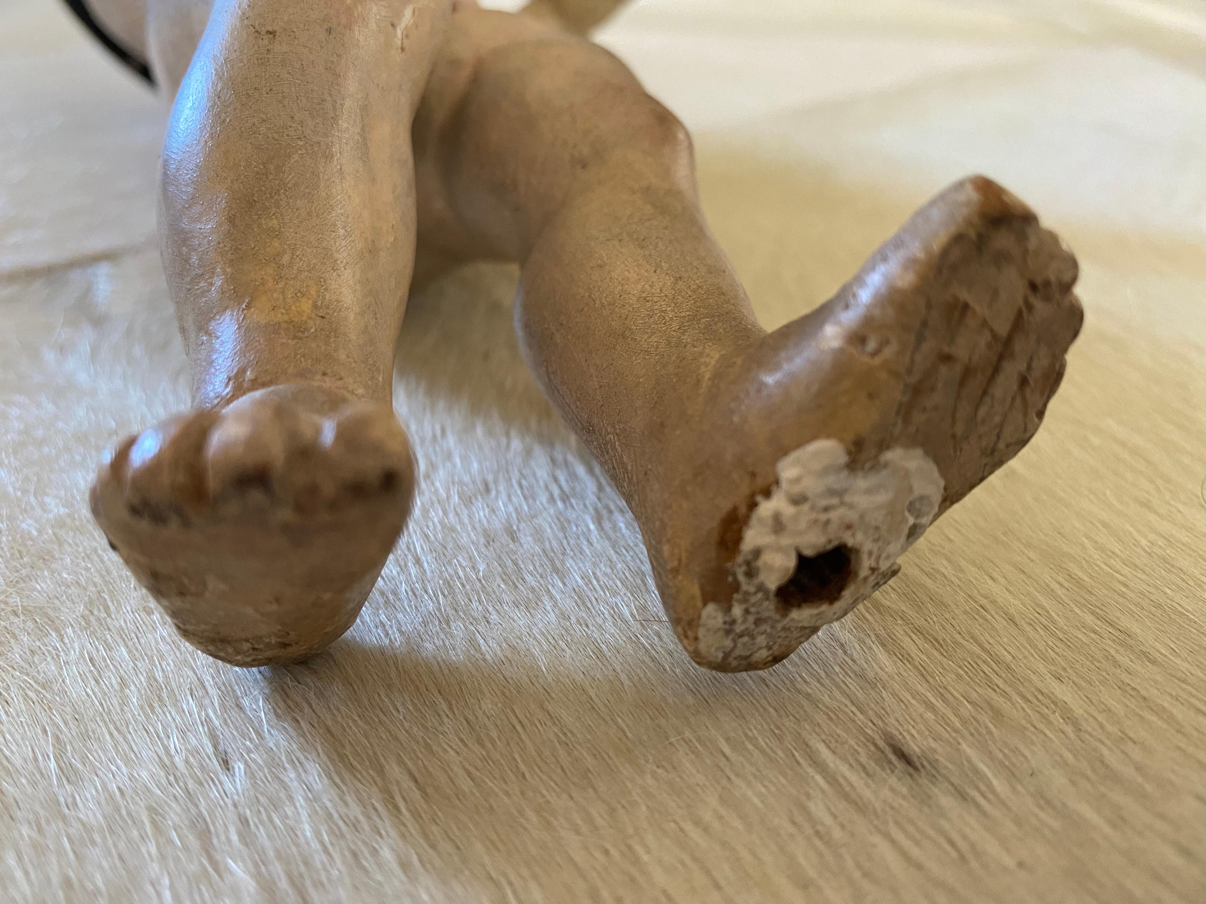 Argent Figure italienne du bébé Jésus en bois sculpté et polychromé du 18ème siècle en vente