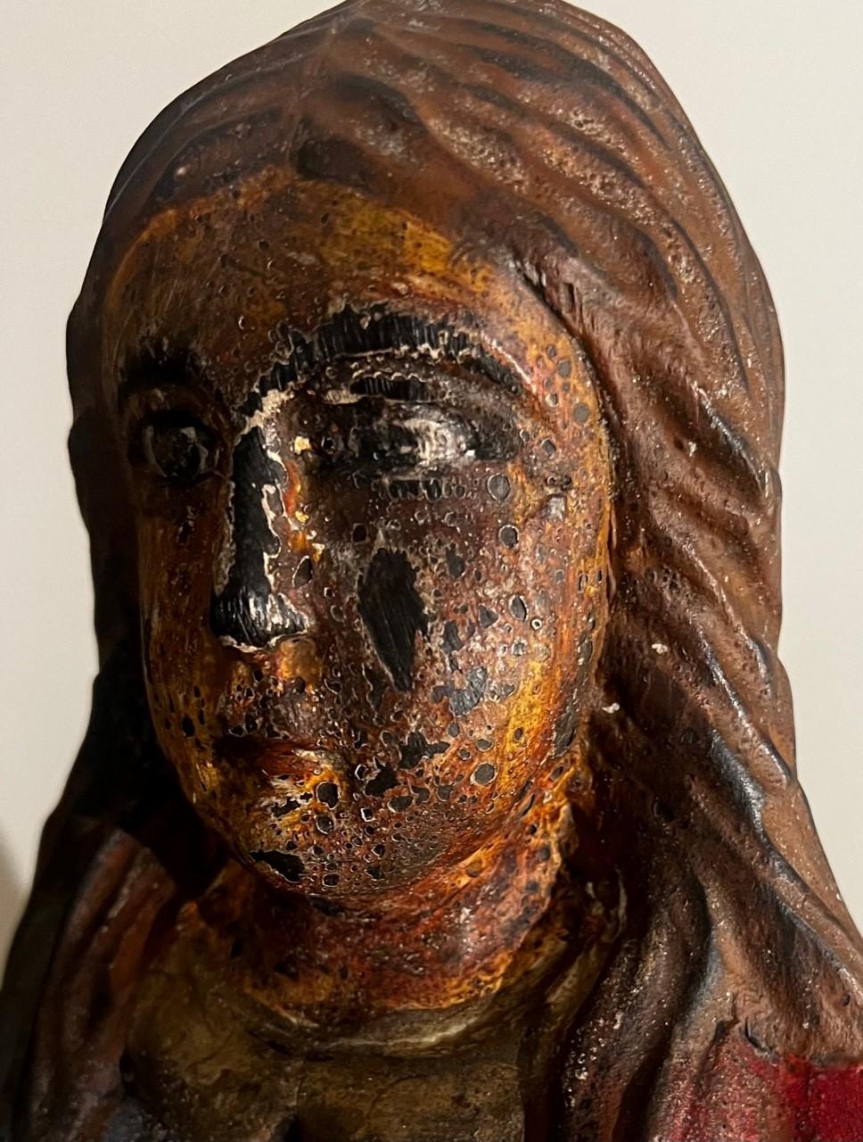 18th Century Italian Carved Wood Polychrome Virgin Mary Sculpture In Good Condition For Sale In Doha, QA
