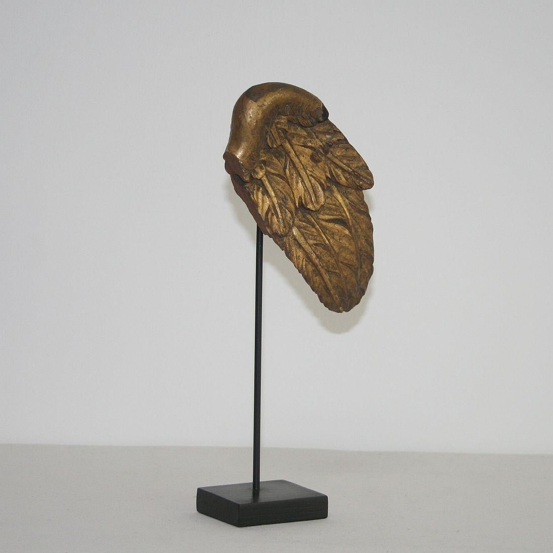 Beautiful gilded baroque angel wing, Italy, circa 1750. Weathered, small losses.









 