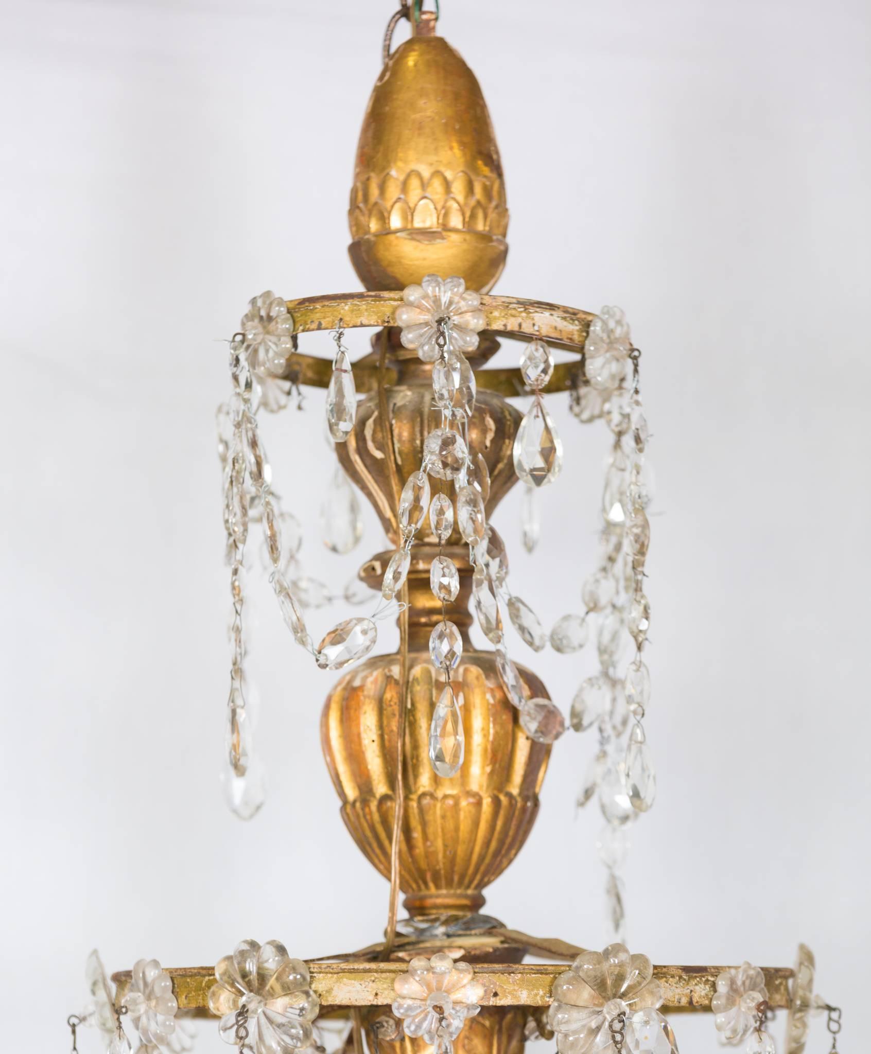  Italian Giltwood and Crystal Chandelier, 18th Century 1