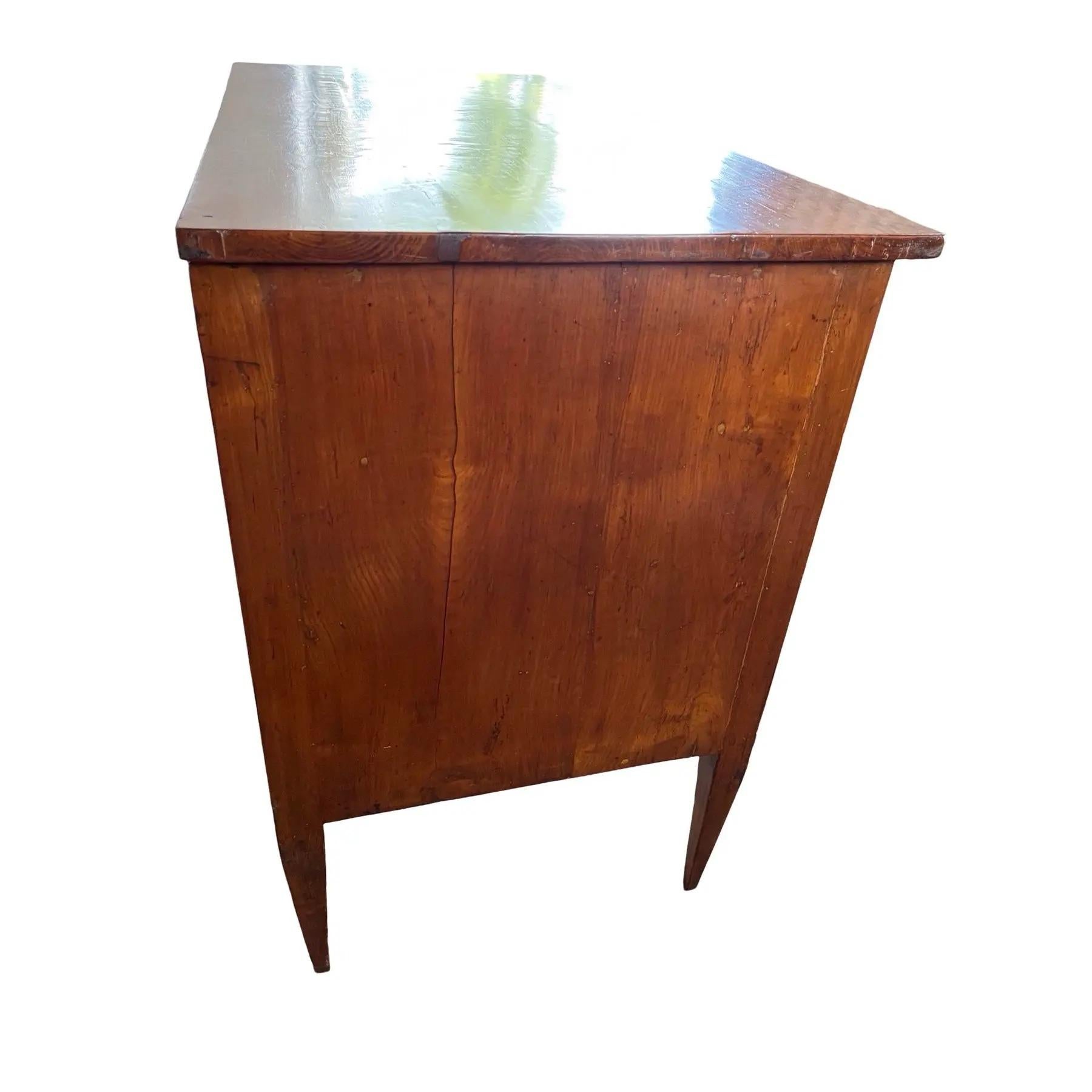 18. Jahrhundert Italienisch Kirsche Neoklassische Kommode / Dresser (Handgeschnitzt) im Angebot