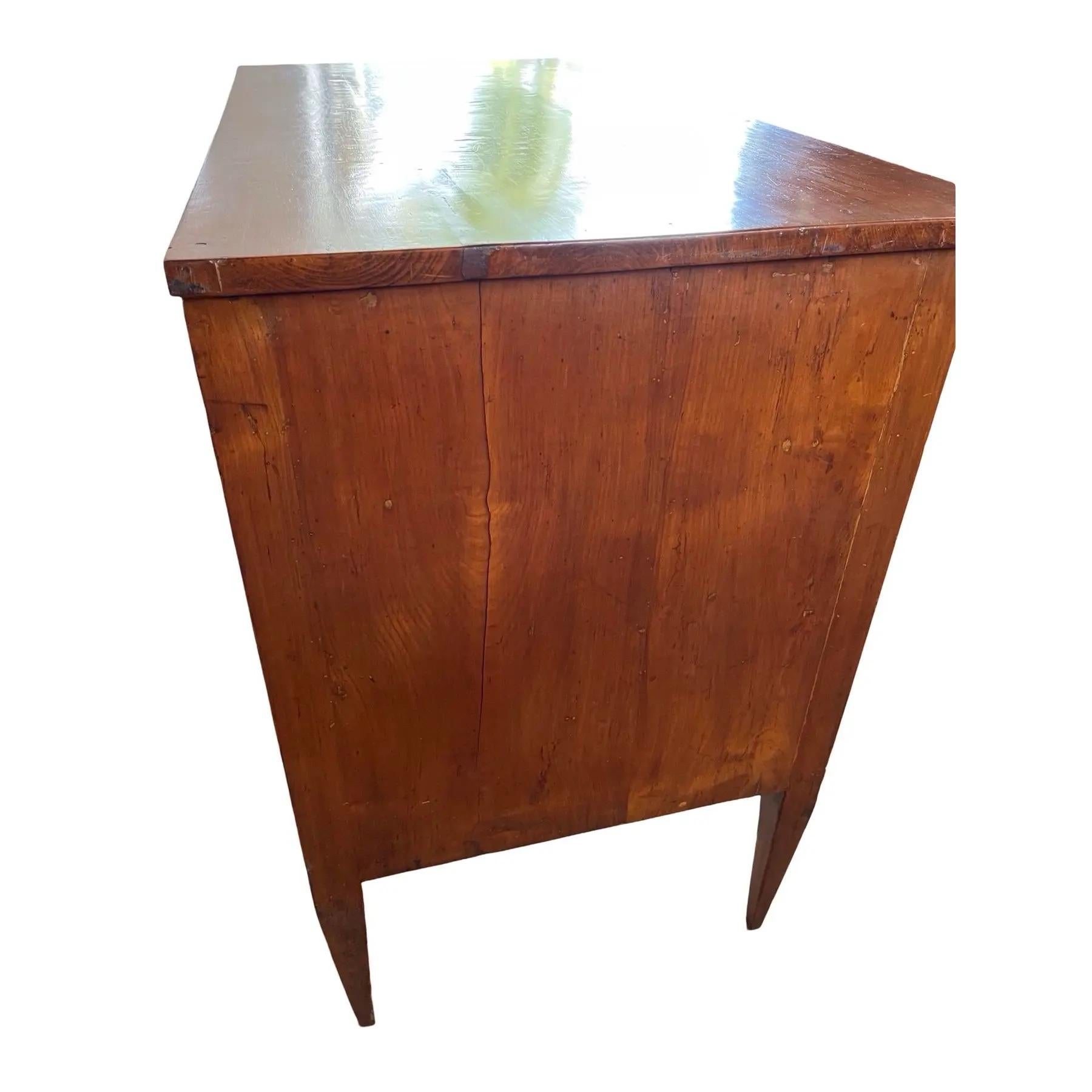 18. Jahrhundert Italienisch Kirsche Neoklassische Kommode / Dresser im Angebot 1