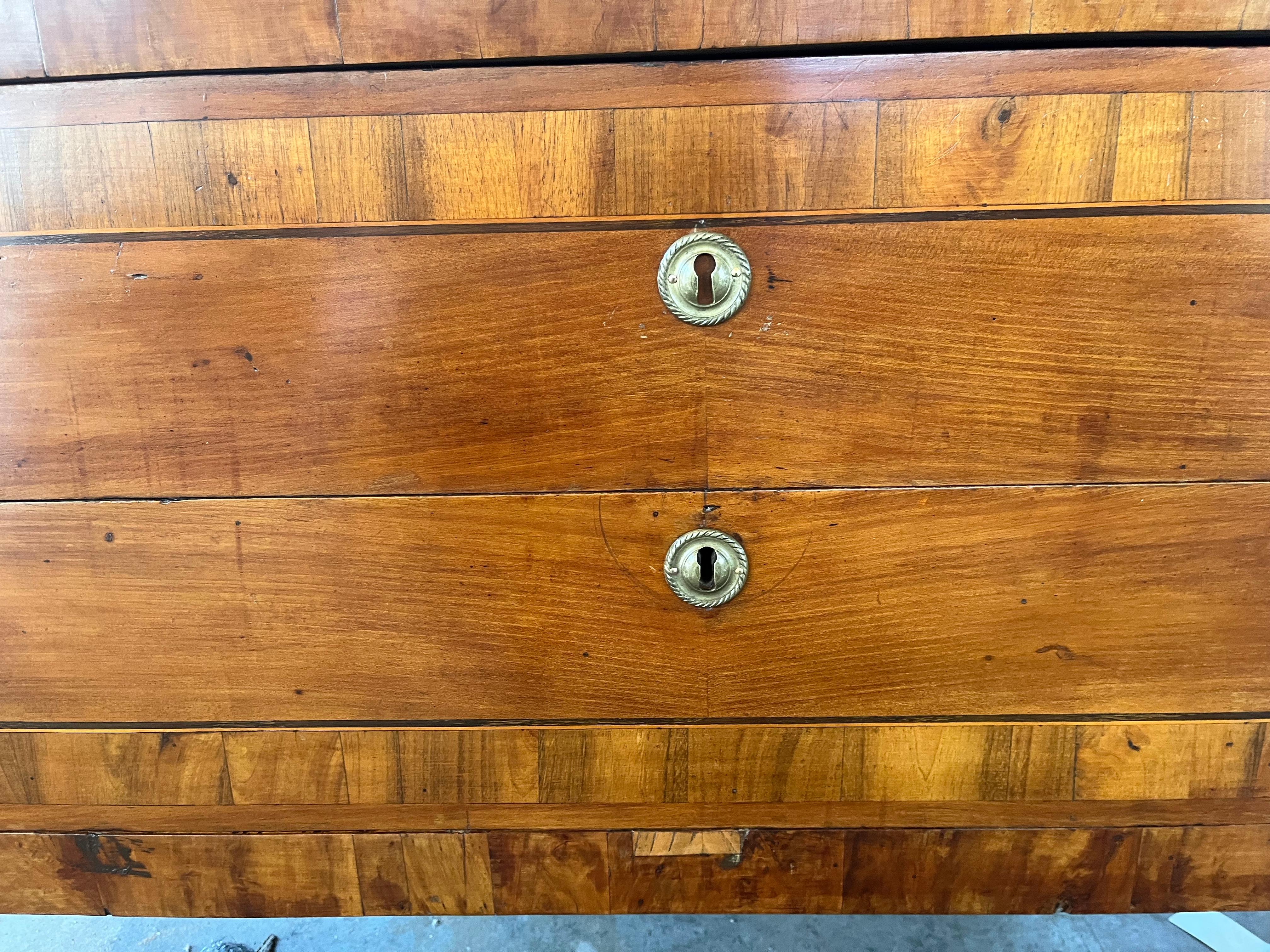Commode / commode / commode néoclassique italienne du 18ème siècle en cerisier en vente 5