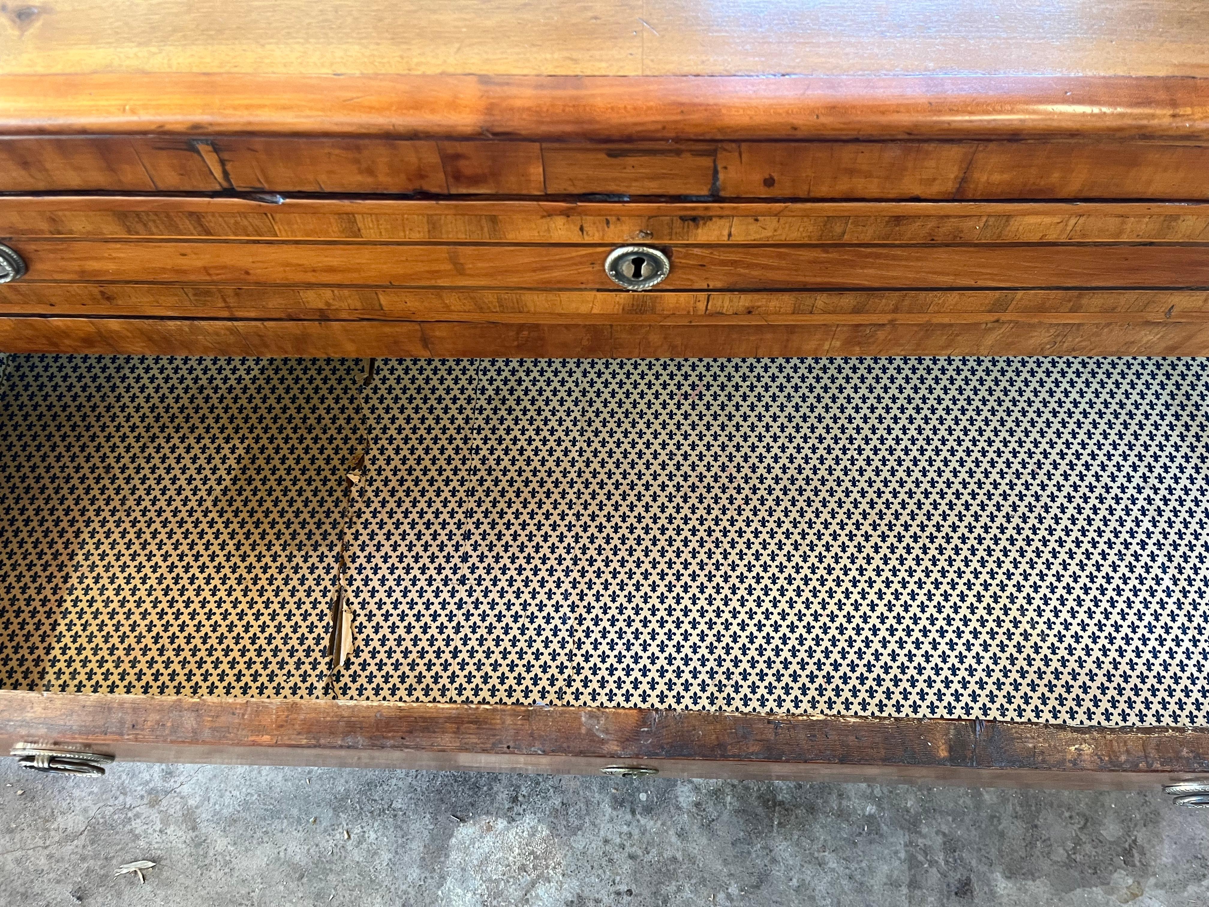 Commode / commode / commode néoclassique italienne du 18ème siècle en cerisier en vente 8