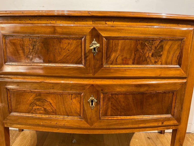 18th Century Italian Chest of Drawers For Sale at 1stDibs