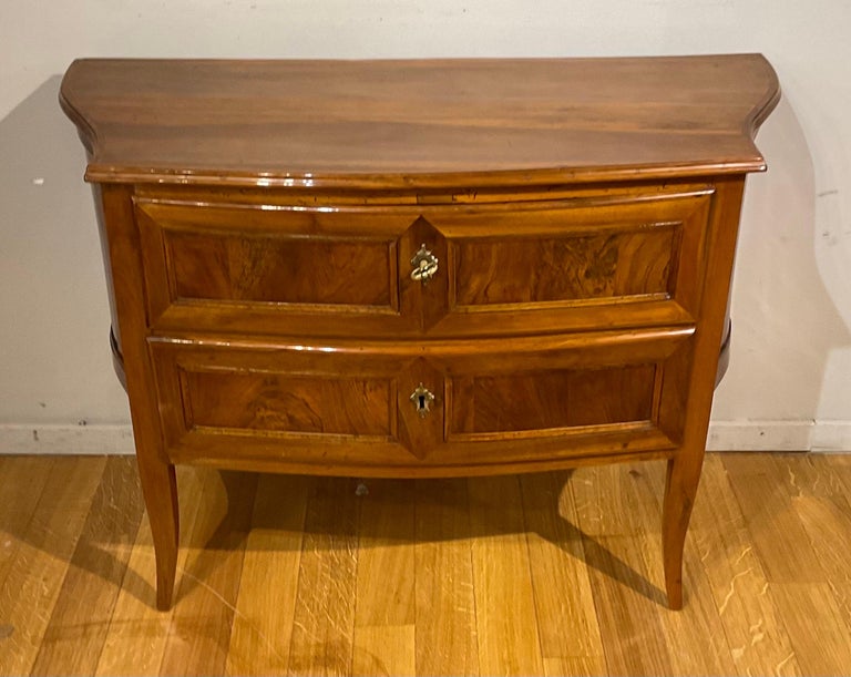 18th Century Italian Chest of Drawers For Sale at 1stDibs