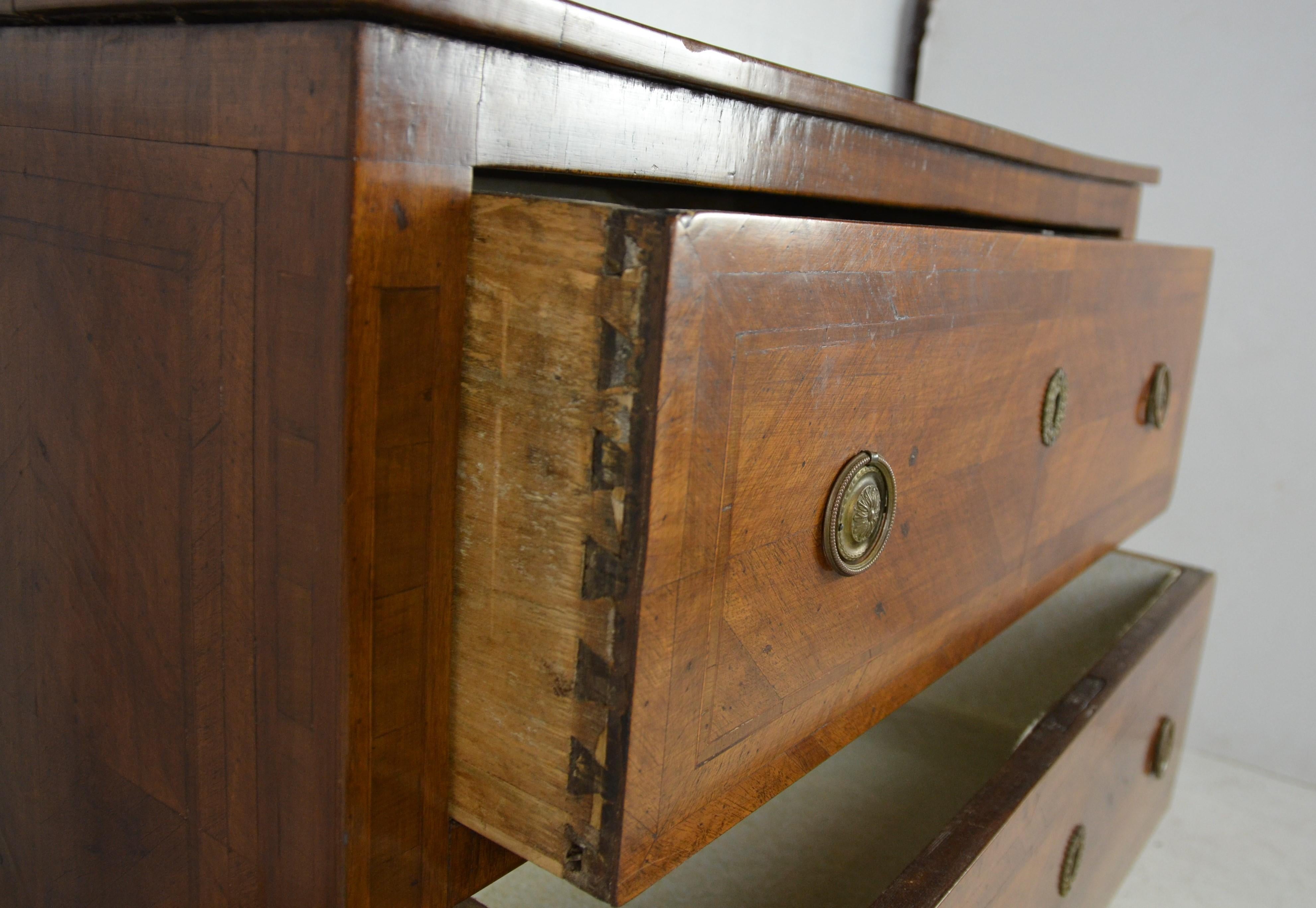 18th Century Italian Chest of Drawers / Commode In Good Condition In Pomona, CA