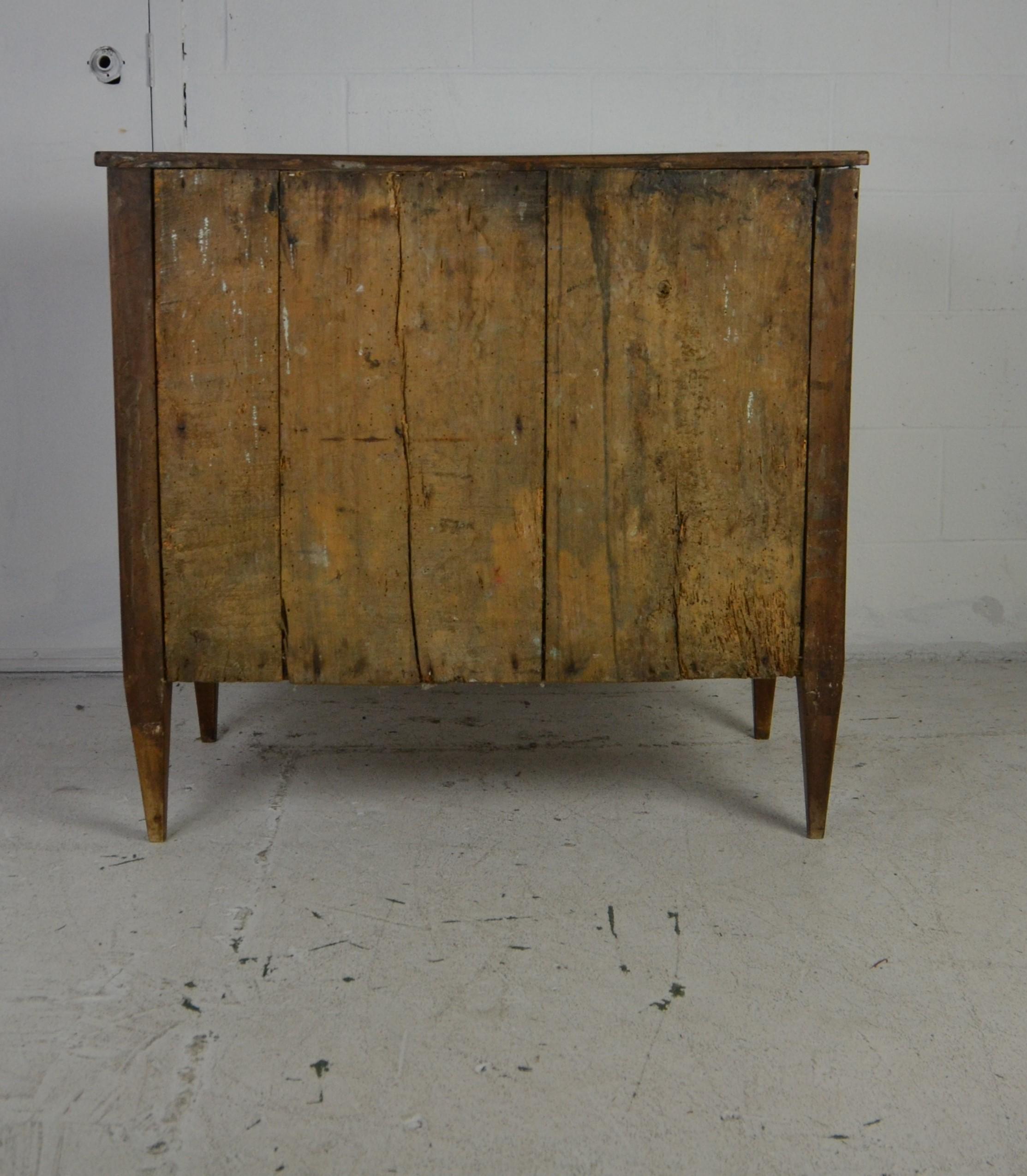 18th Century Italian Chest of Drawers / Commode 1