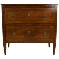 18th Century Italian Chest of Drawers / Commode