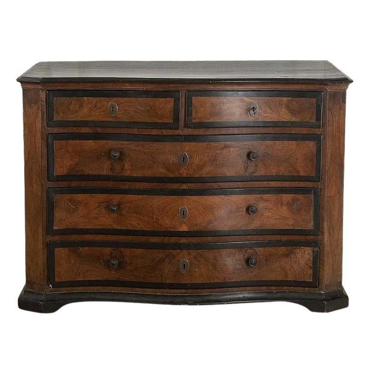 Commode italienne du 18e siècle en vente