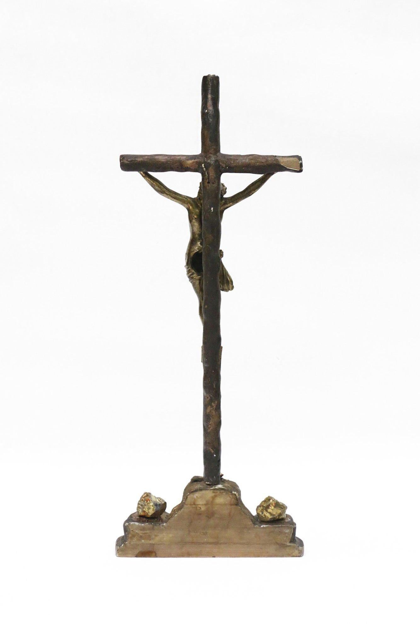 18th Century Italian Crucifix with Gold-Plated Rock Crystals In Good Condition In Dublin, Dalkey