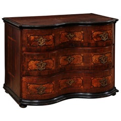 18th Century Italian Curvy Serpentine Chest with Exceptional Marquetry and Inlay