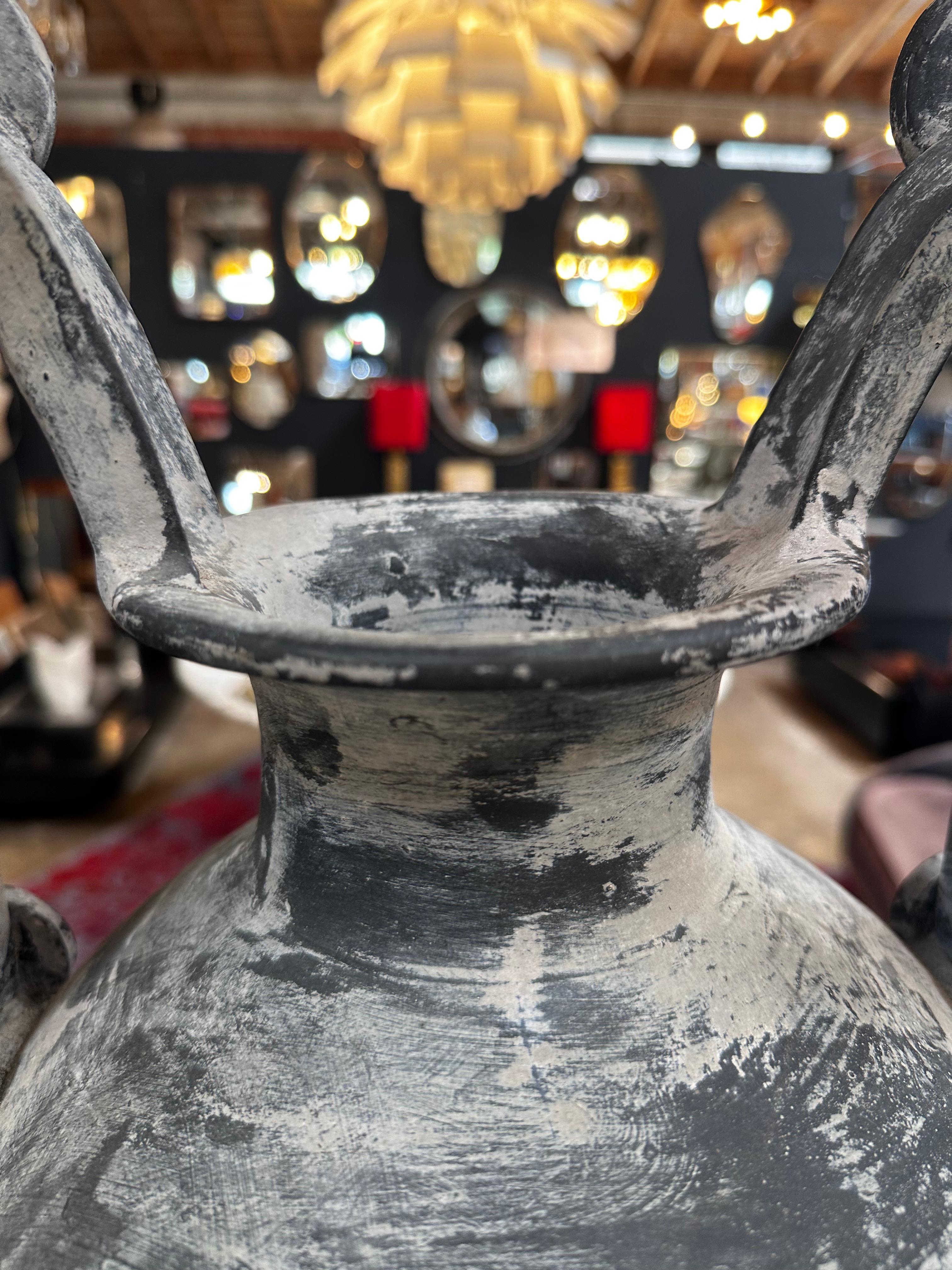 Italienische dekorative Vase aus dem 18. Jahrhundert im Zustand „Gut“ im Angebot in Los Angeles, CA