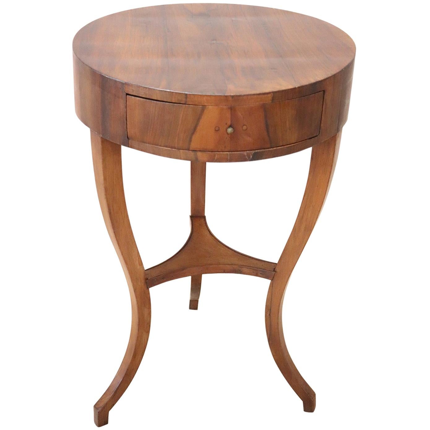 18th Century Italian Directoire Walnut Round Side Table or Pedestal Table