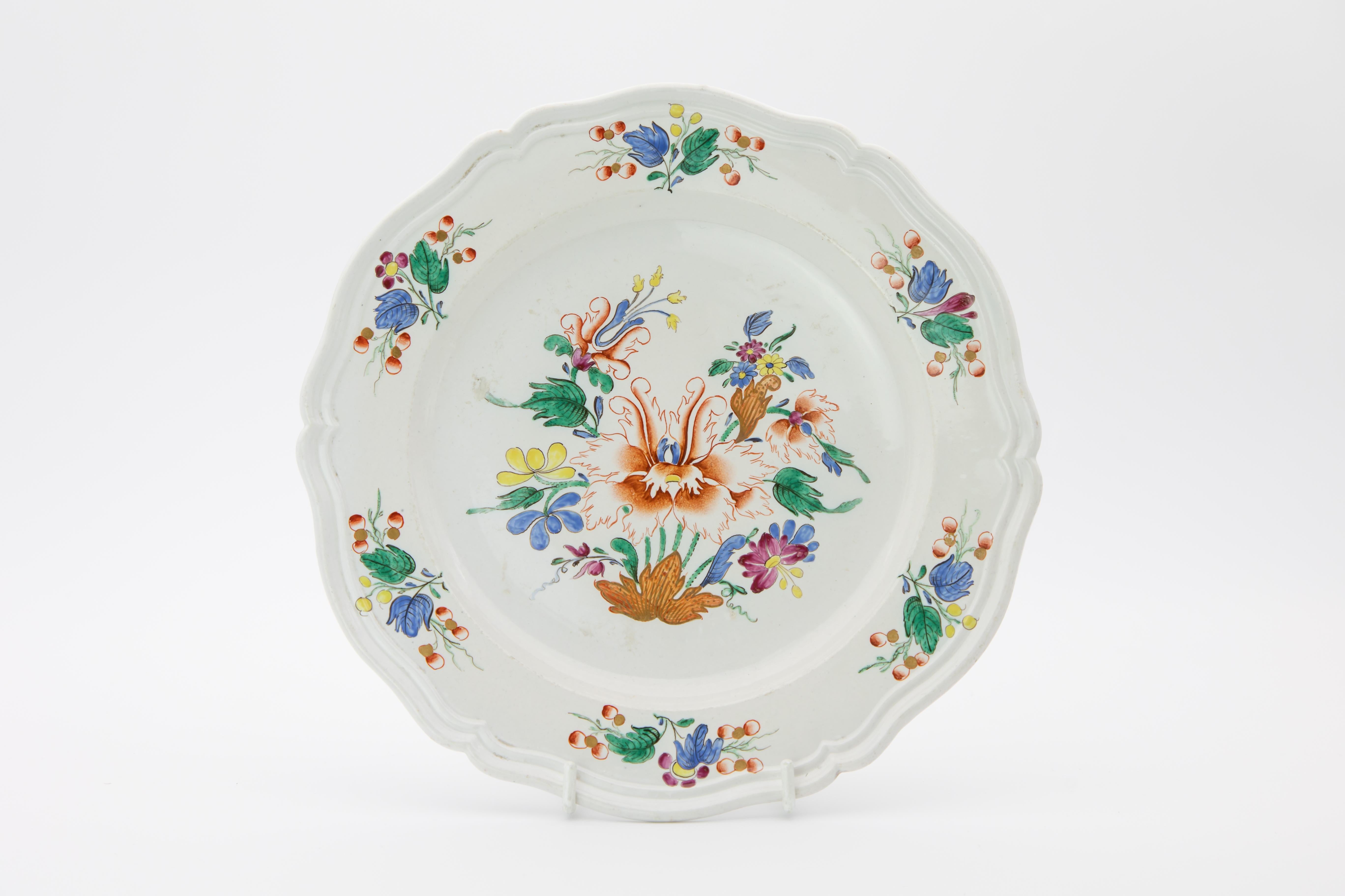 18th Century Italian Doccia Porcelain Dinner Service In Good Condition For Sale In Fort Lauderdale, FL
