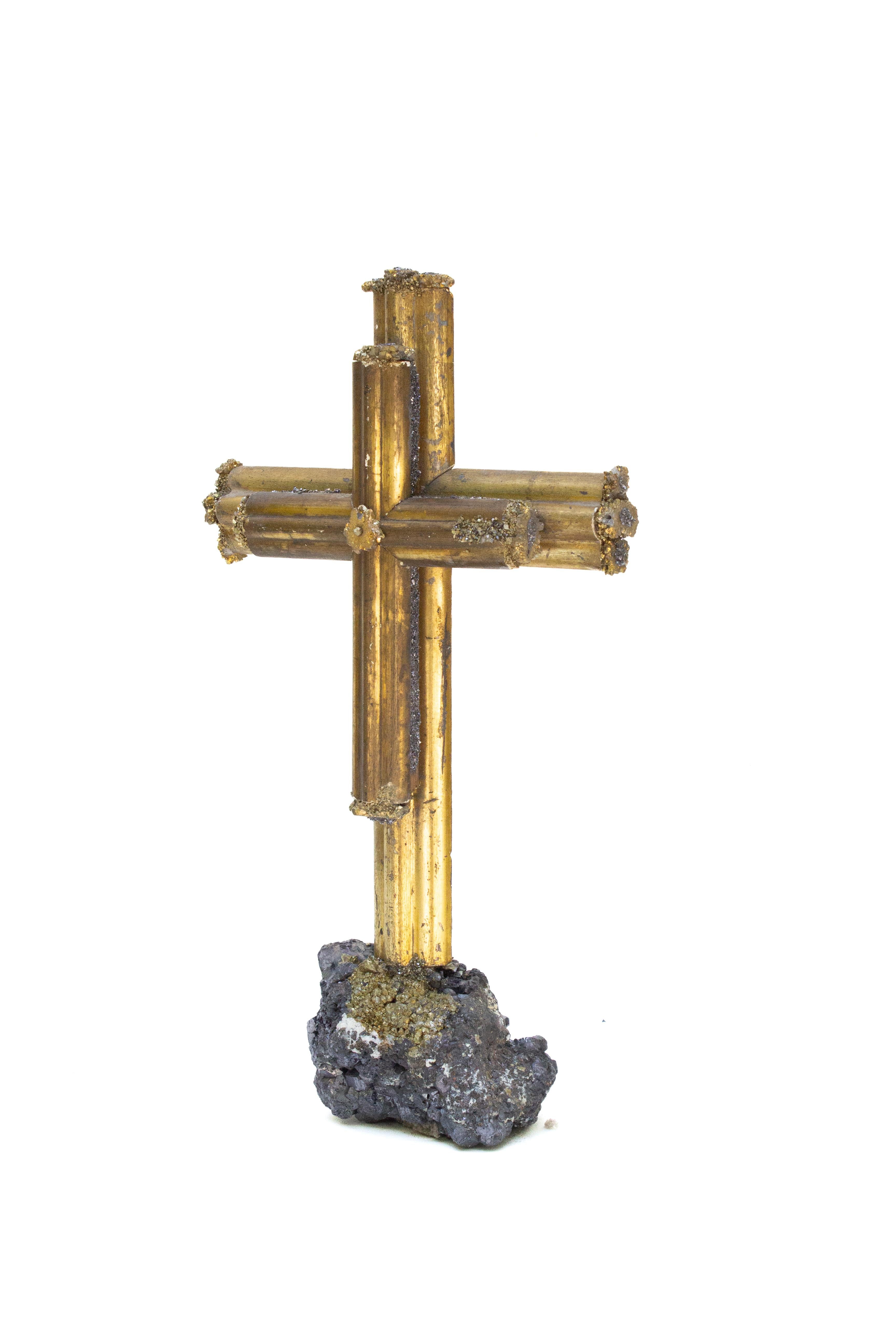Cruz italiana del siglo XVIII de doble montura sobre hematites con inclusiones de pirita en Bueno estado para la venta en Dublin, Dalkey