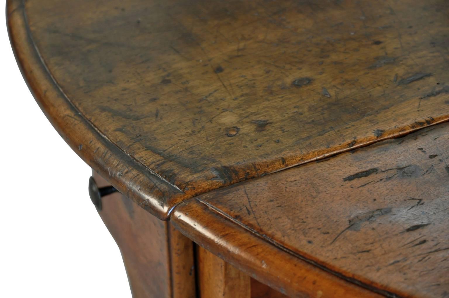 18th Century Italian Dropleaf Table 4