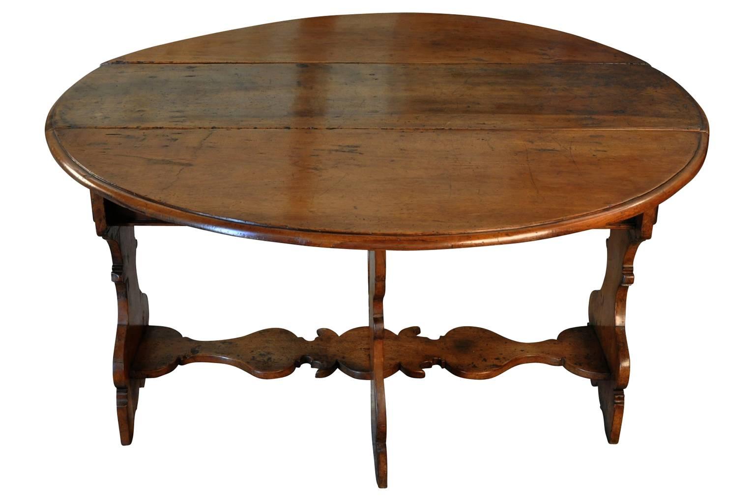 18th Century Italian Dropleaf Table In Good Condition In Atlanta, GA