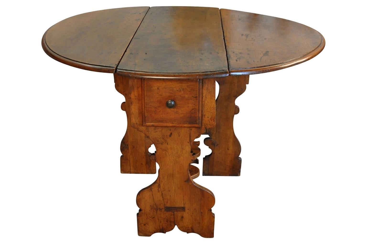 Walnut 18th Century Italian Dropleaf Table