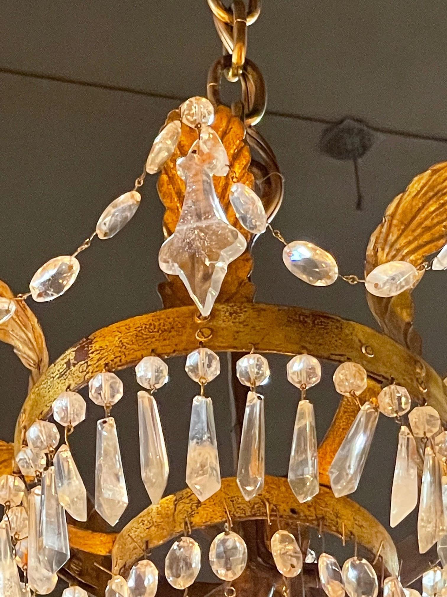 Italienischer Bergkristallkorb-Kronleuchter aus dem 18. Jahrhundert (Empire) im Angebot