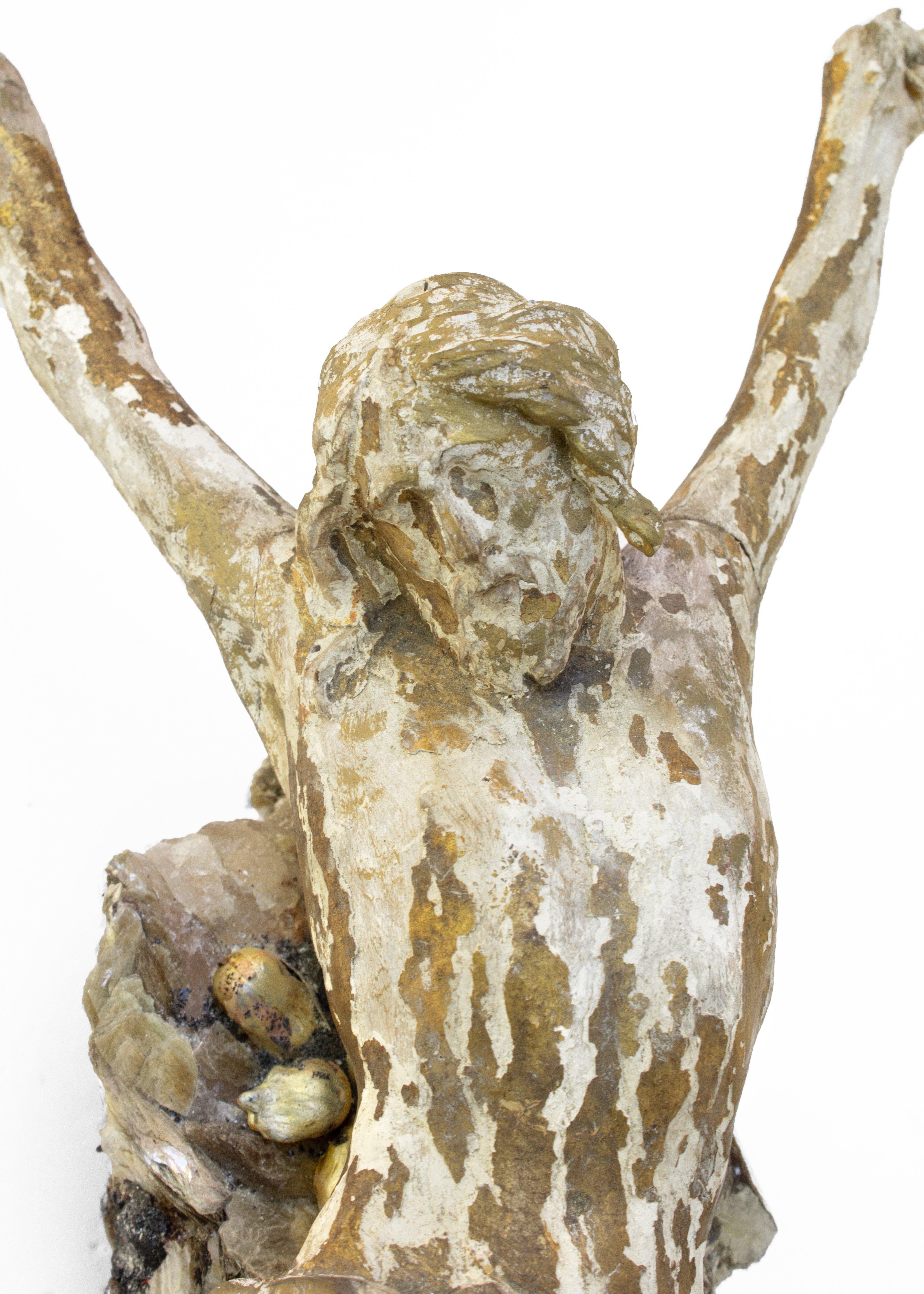 Figura de Cristo italiana del siglo XVIII  sobre Cristal con Mica con Perlas Barrocas Rococó en venta