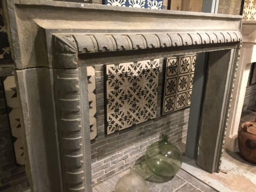 Beautiful Italian Fireplace Mantel in Grey Limestone, dating from the 18th Century
Inside dimensions : 132cm wide and 122 cm high
