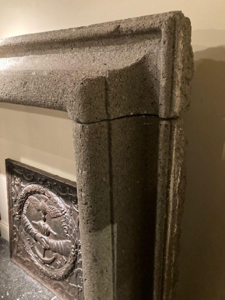 18th Century Italian Fireplace Mantel in Volcanic Stone For Sale 1