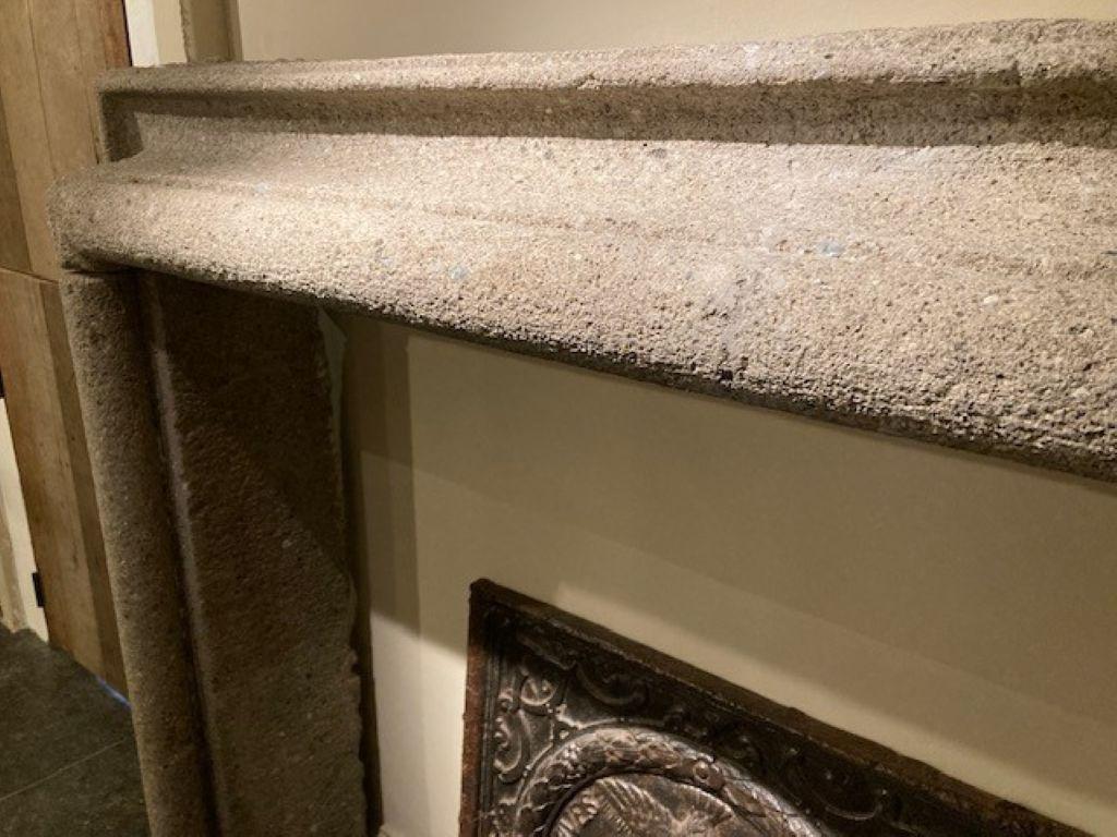 18th Century Italian Fireplace Mantel in Volcanic Stone For Sale 3