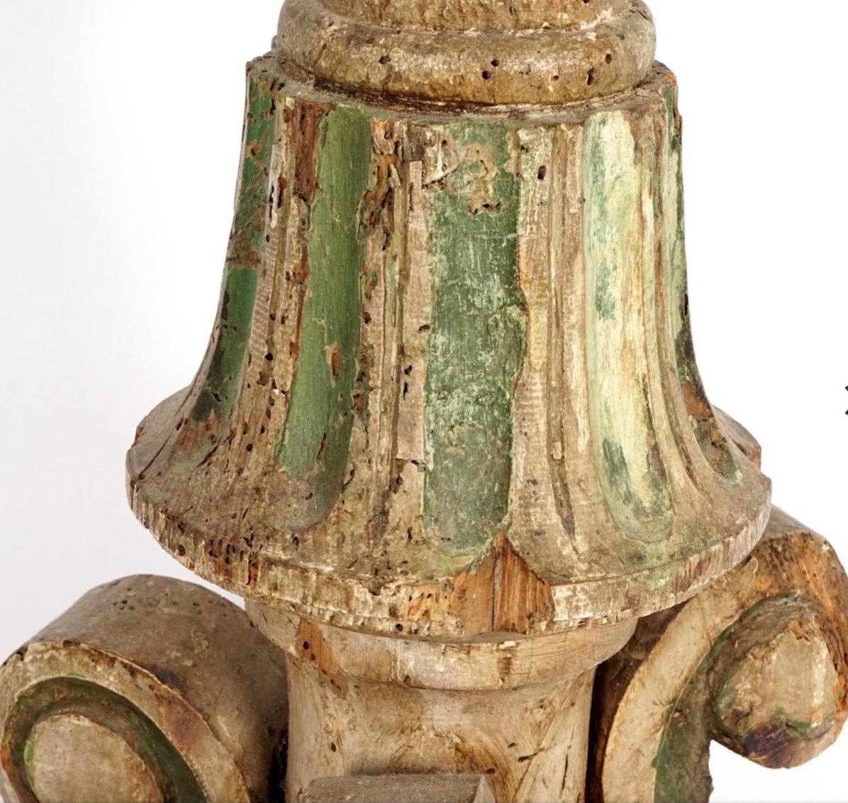 Baroque Lampe à pied italienne du 18ème siècle, support en forme de bougeoir en vente