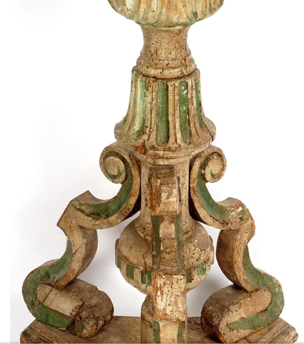 Italienische Stehleuchte mit Klappdeckel aus dem 18. Jahrhundert (Barock) im Angebot