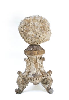 Italienisches „Blumenfragment“-Kerzenständersockel aus dem 18. Jahrhundert mit Bergkoralle