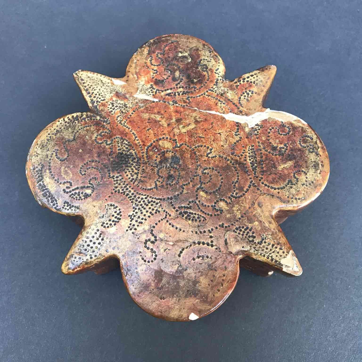 18th Century Italian Florentine Silver-leaf Polylobed Engraved Box  For Sale 1