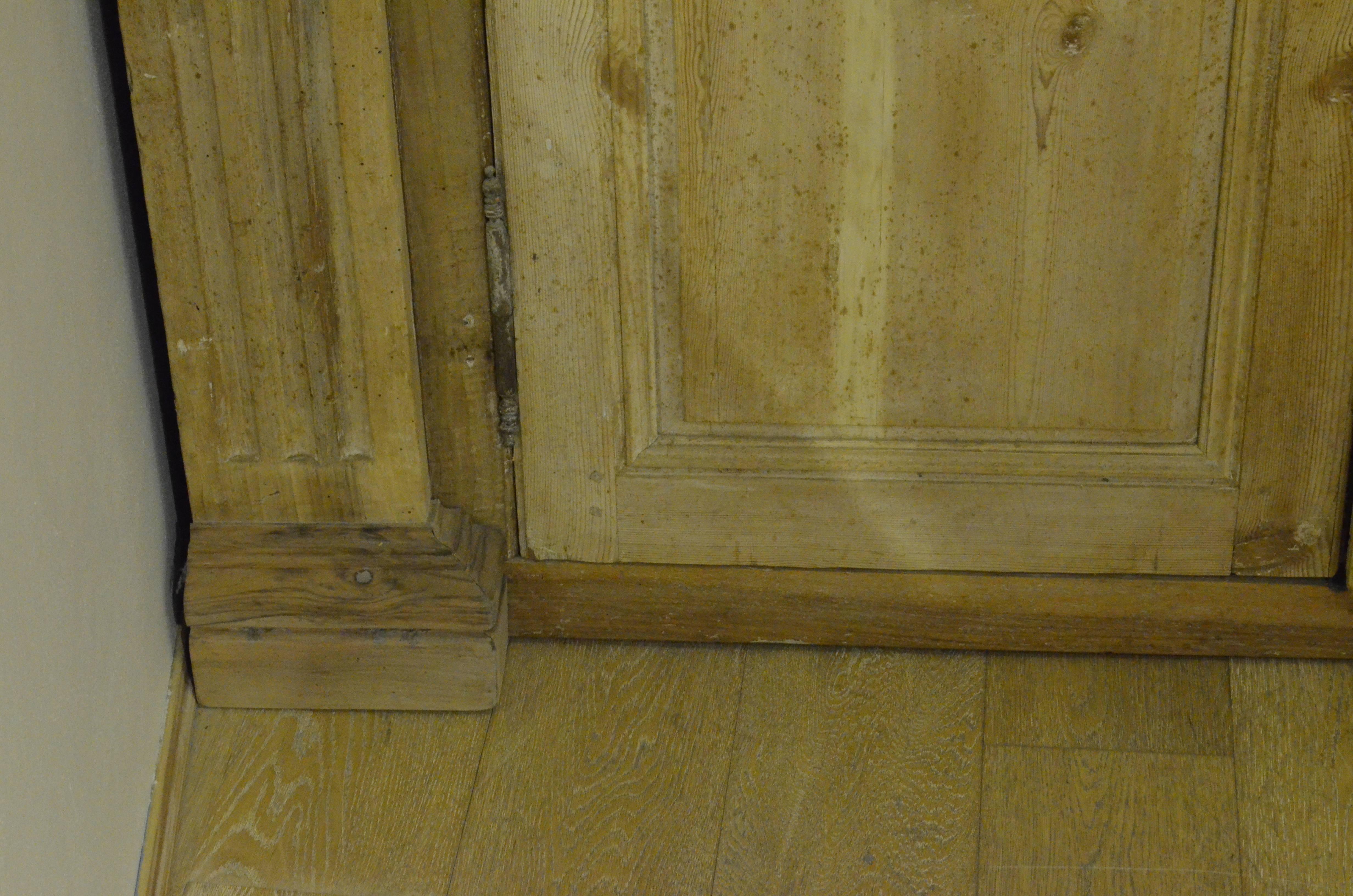 18th Century Italian Four Doors Wood Storage Cabinet Wardrobe Boiserie 4